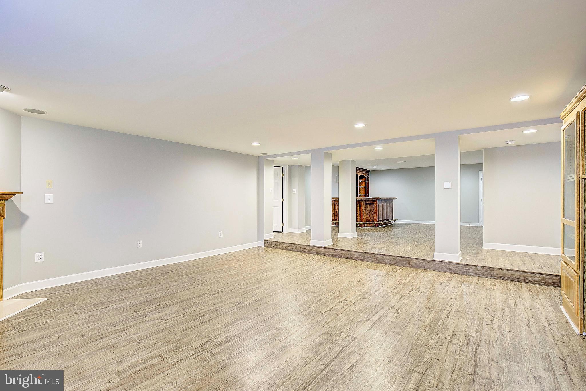 SOUTH RIVER COLONY - Residential