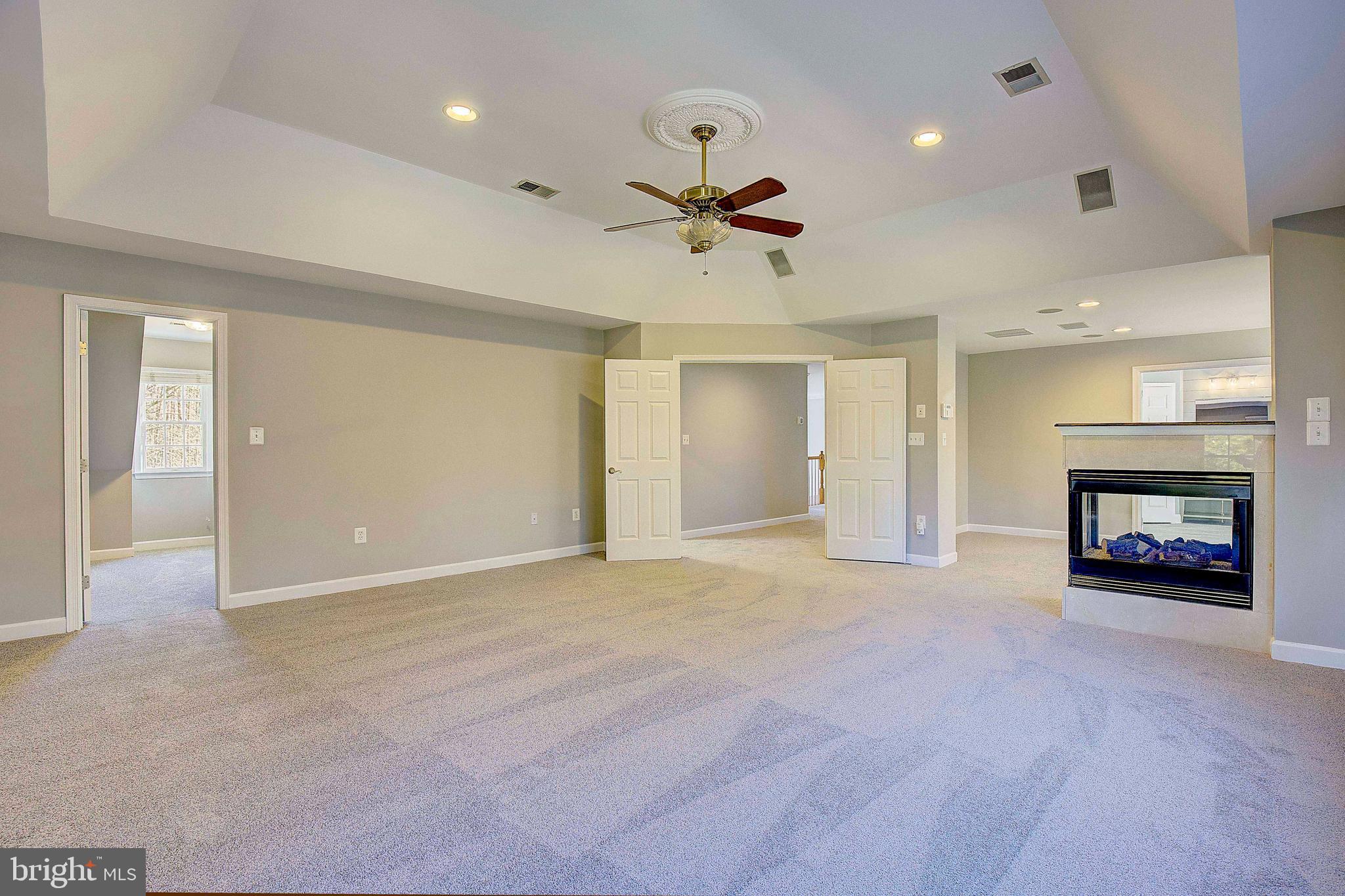 SOUTH RIVER COLONY - Residential