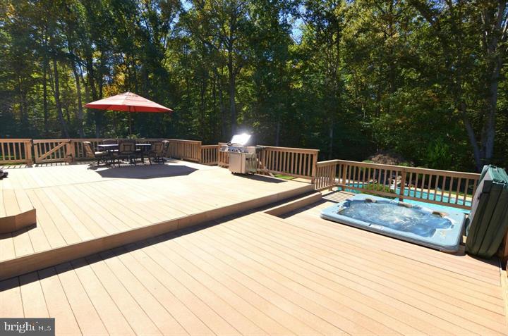 SOUTH RIVER COLONY - Residential