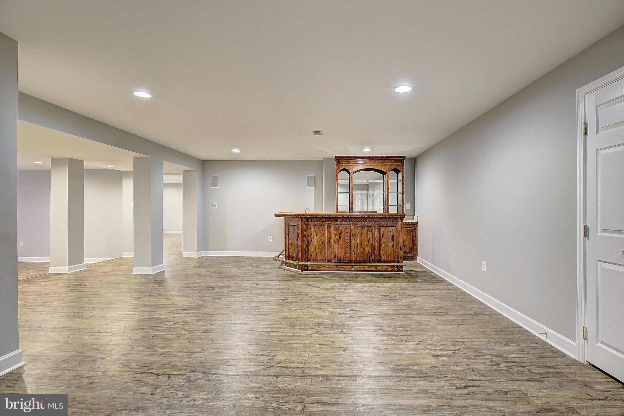 SOUTH RIVER COLONY - Residential