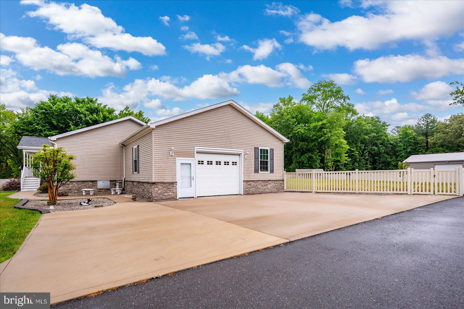 8225 WHITESVILLE ROAD