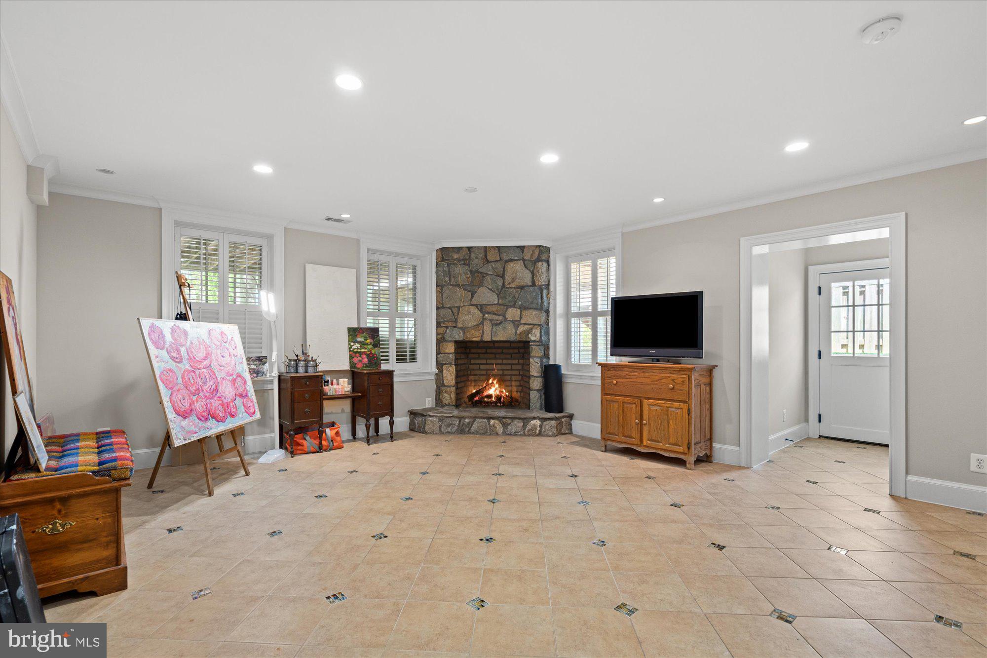 NORTH ARLINGTON - Residential