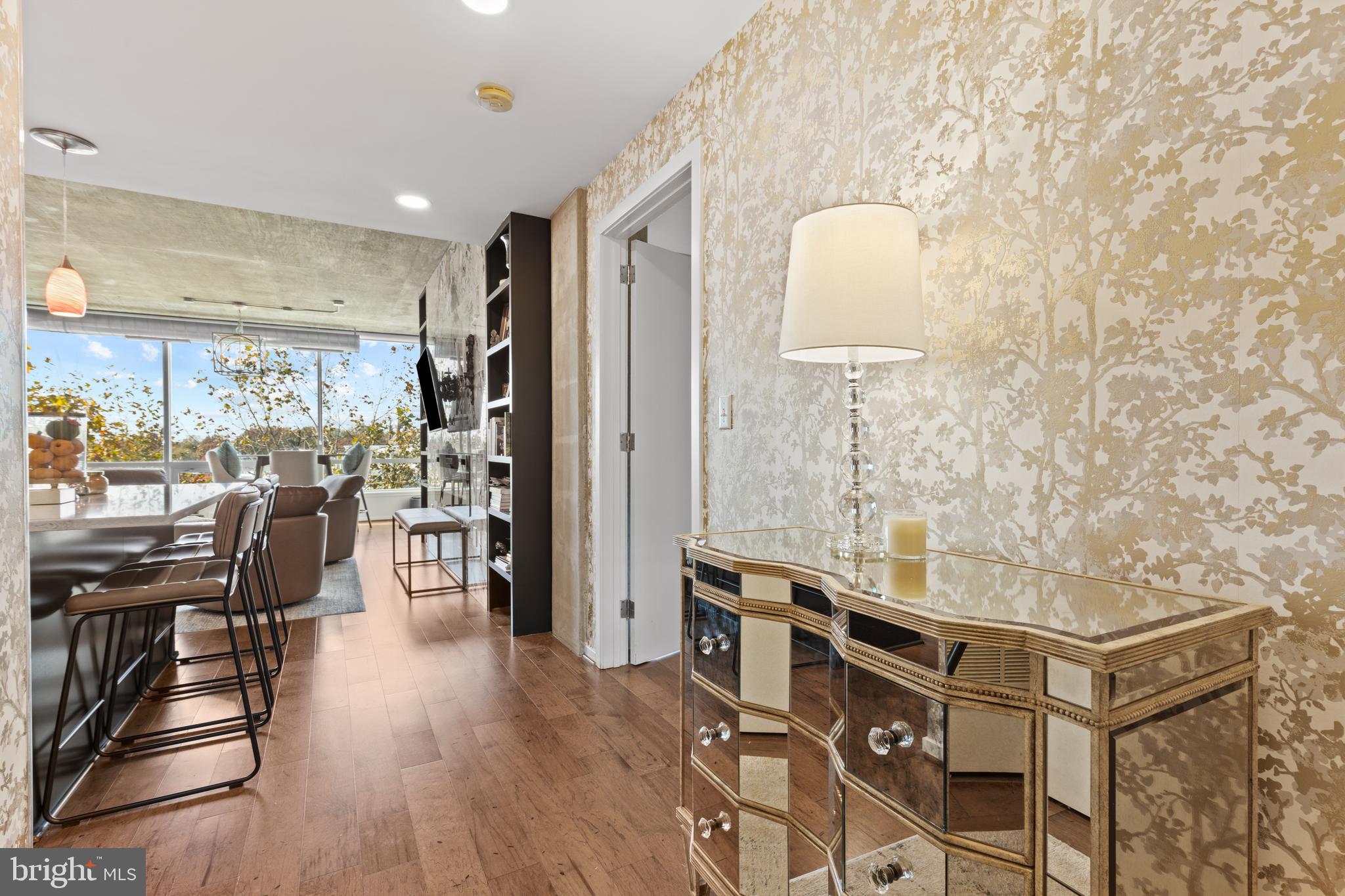 LOCUST POINT - Residential