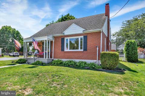 Homes For Sale - 106 E Poplar Street<br/> LEBANON, PA 17042