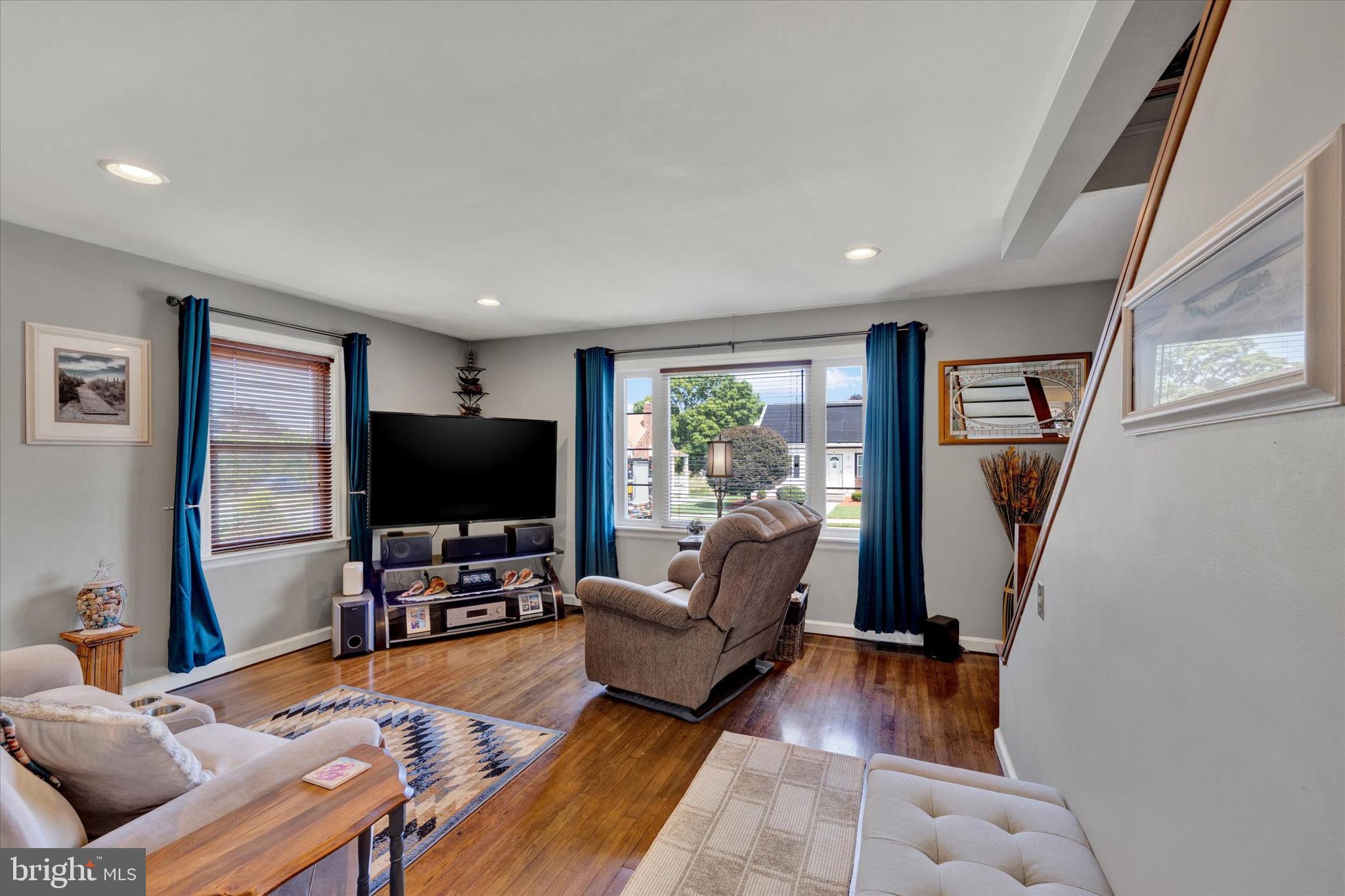 106 E POPLAR STREET