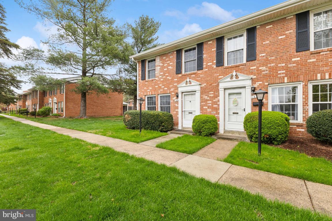 PEMBROOKE - Residential