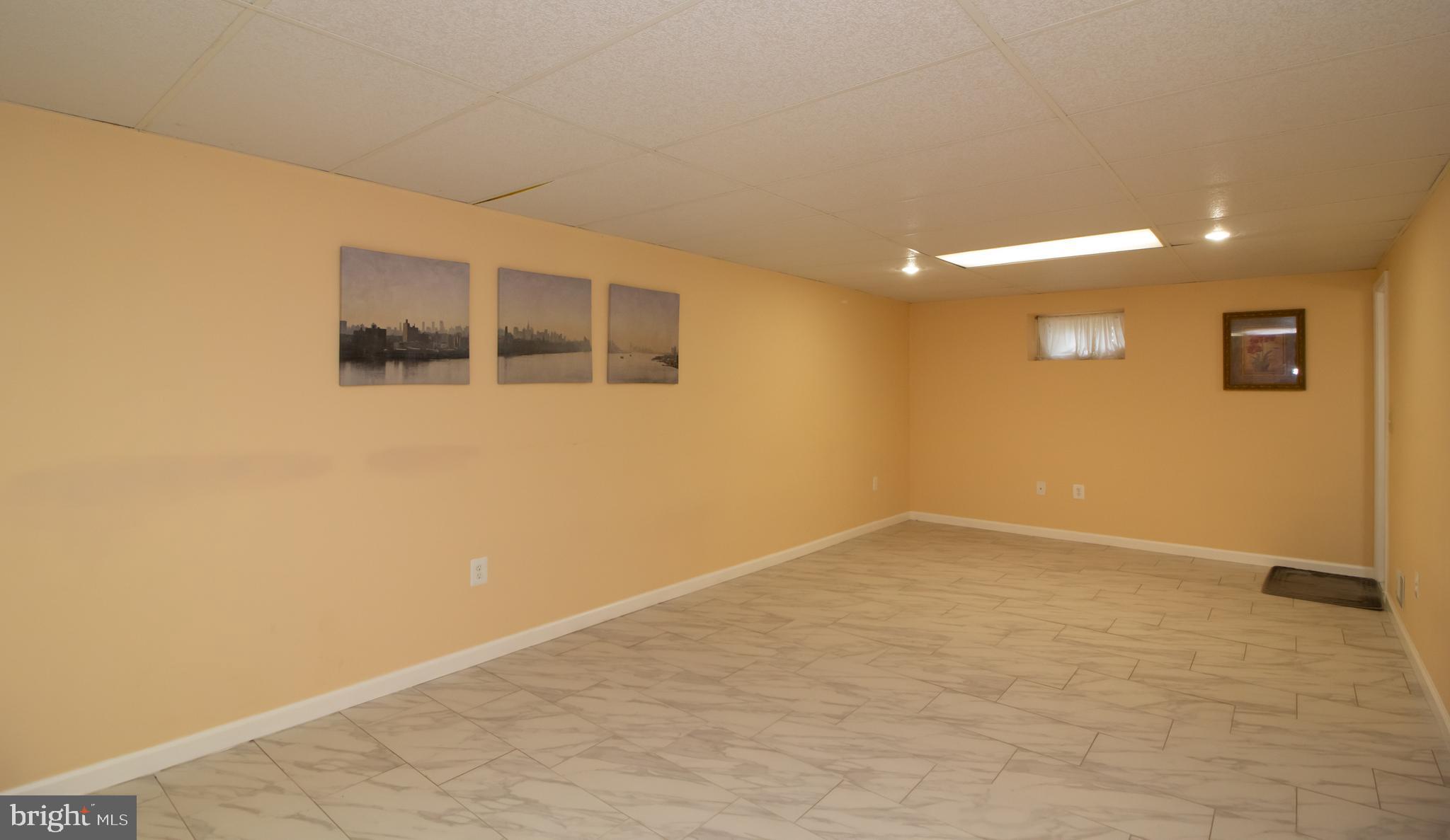 GWYNN ACRES - Residential