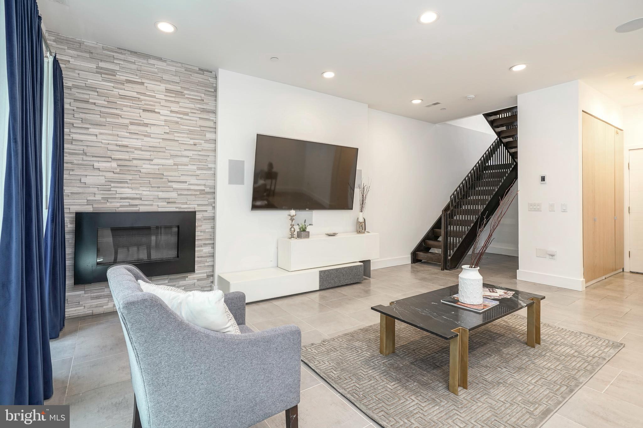 BELLA VISTA - Residential