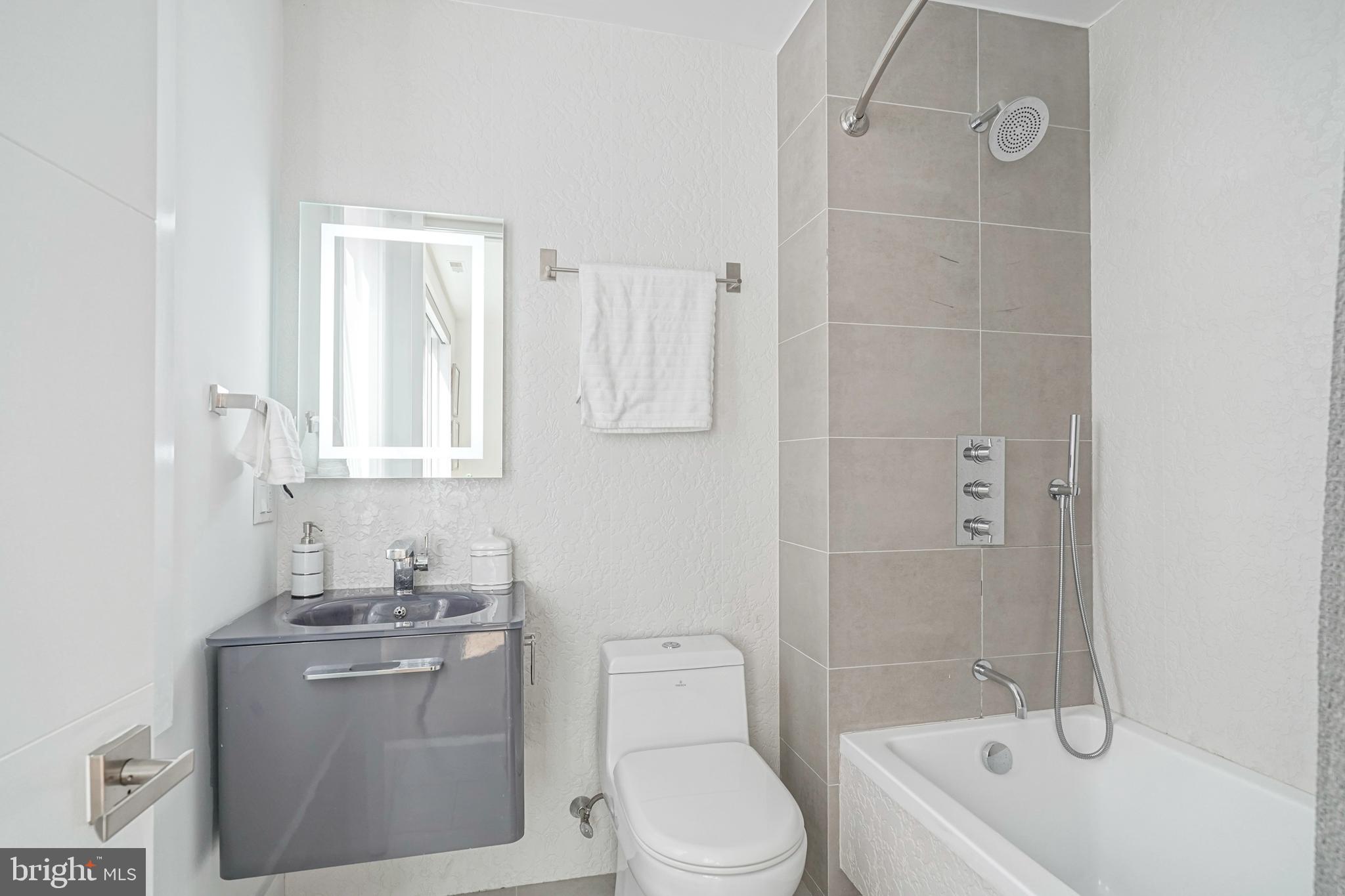 BELLA VISTA - Residential