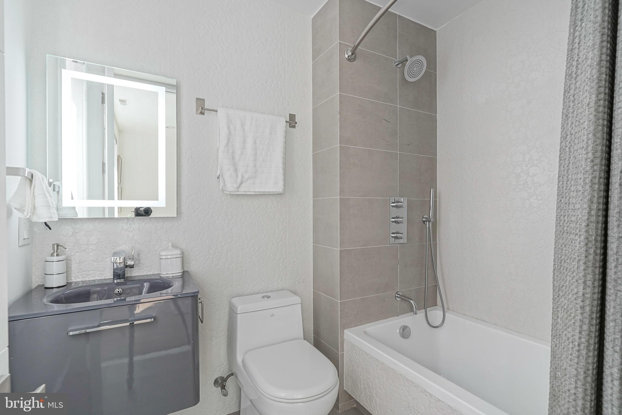 BELLA VISTA - Residential