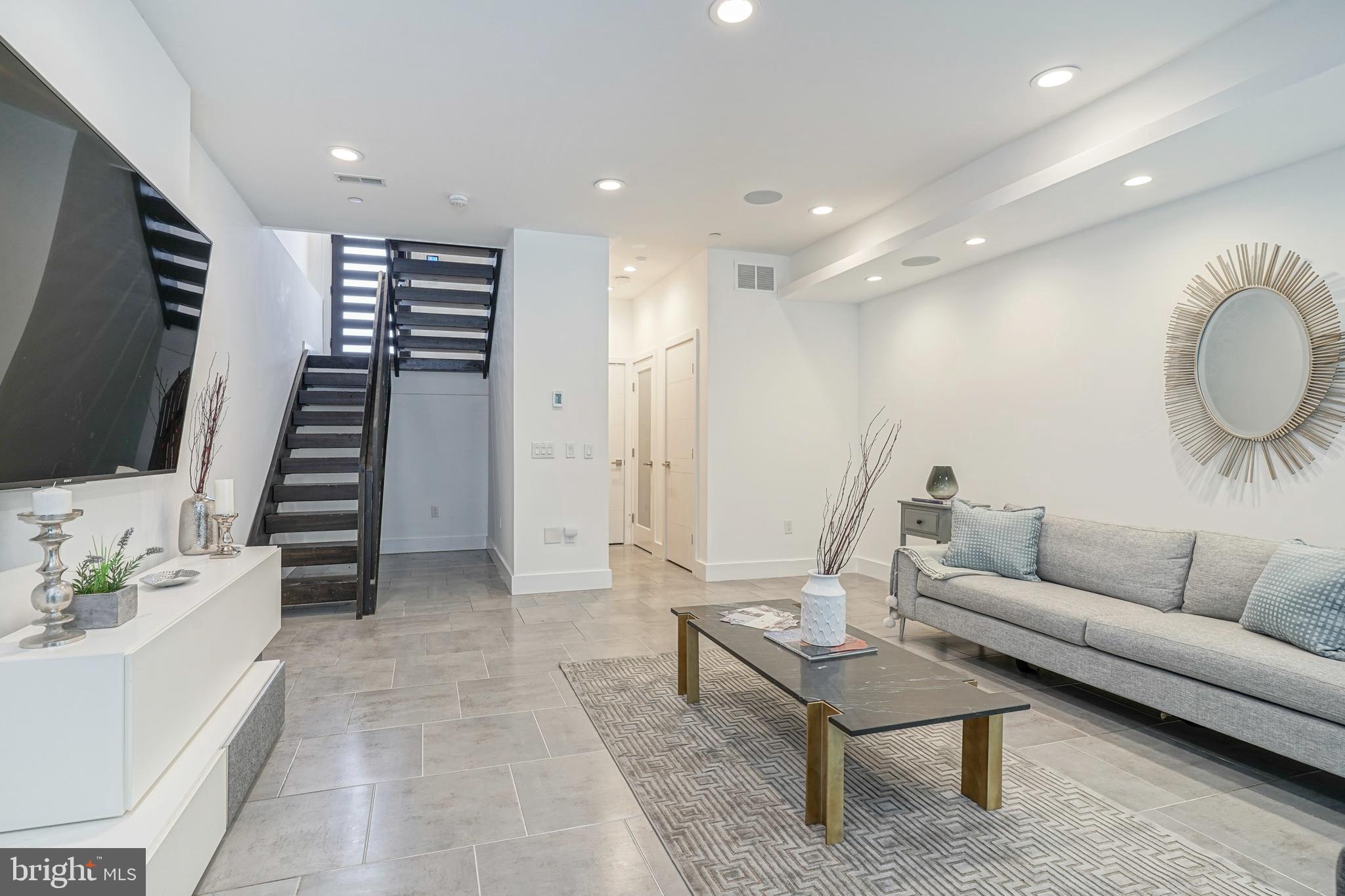 BELLA VISTA - Residential