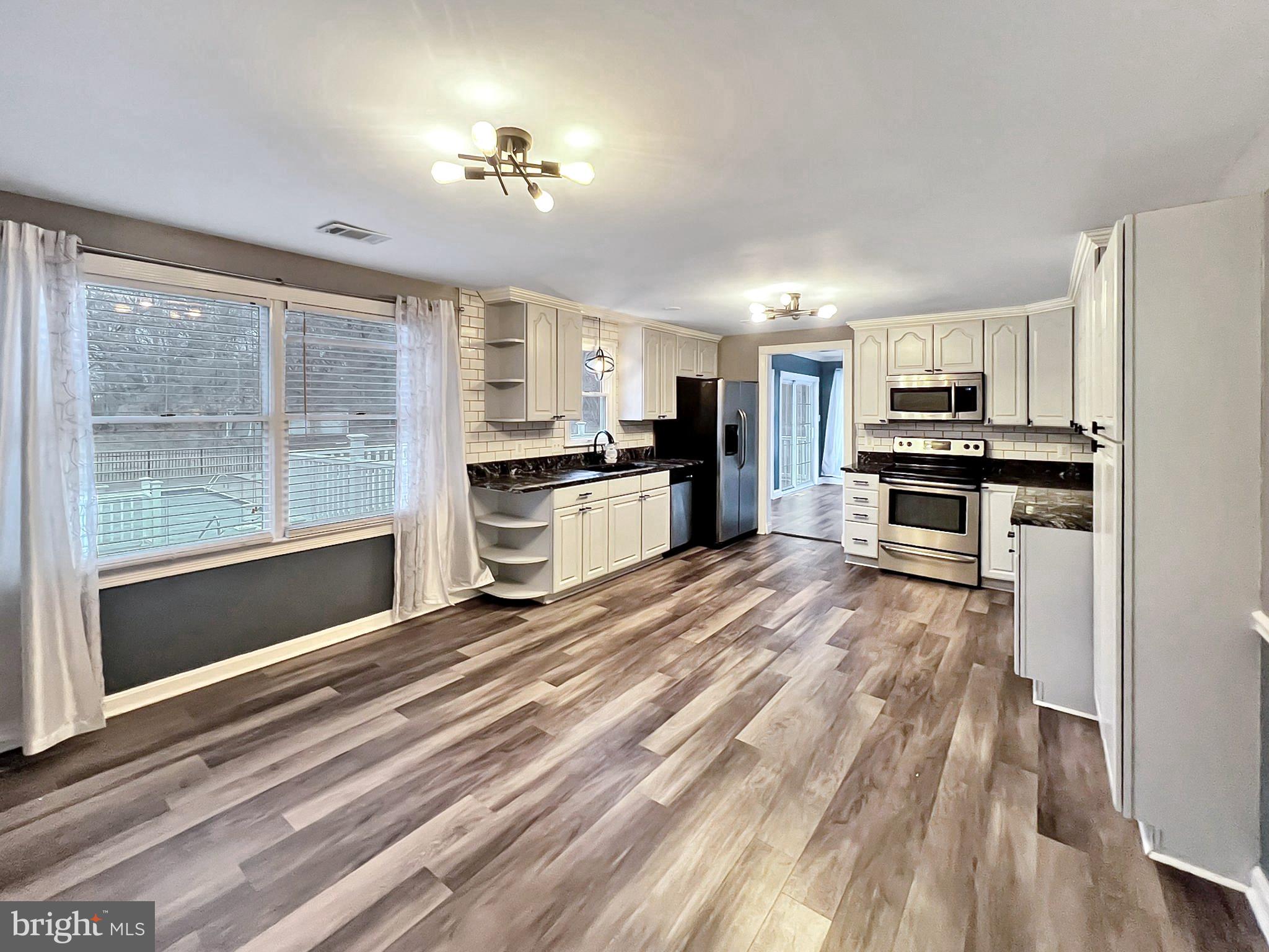 LEDGE LOWE ESTATES - Residential