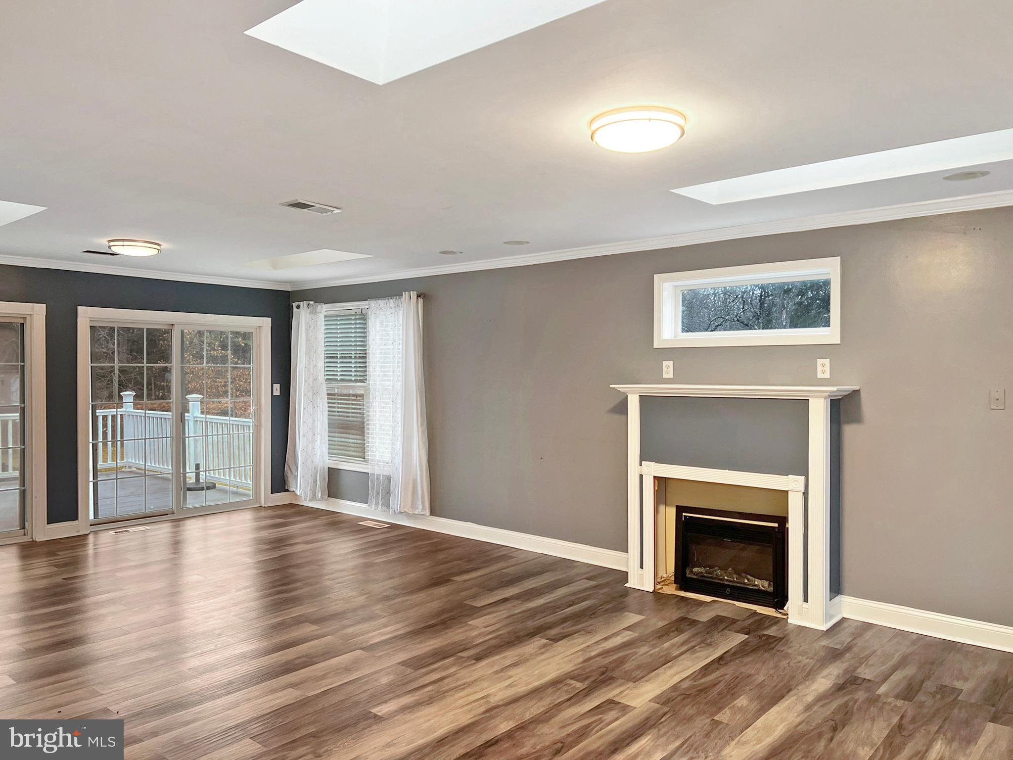 LEDGE LOWE ESTATES - Residential