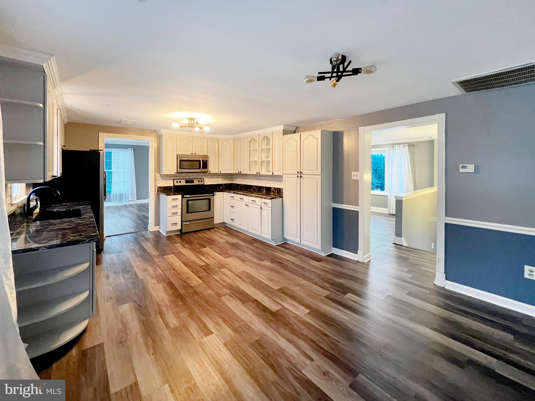 LEDGE LOWE ESTATES - Residential