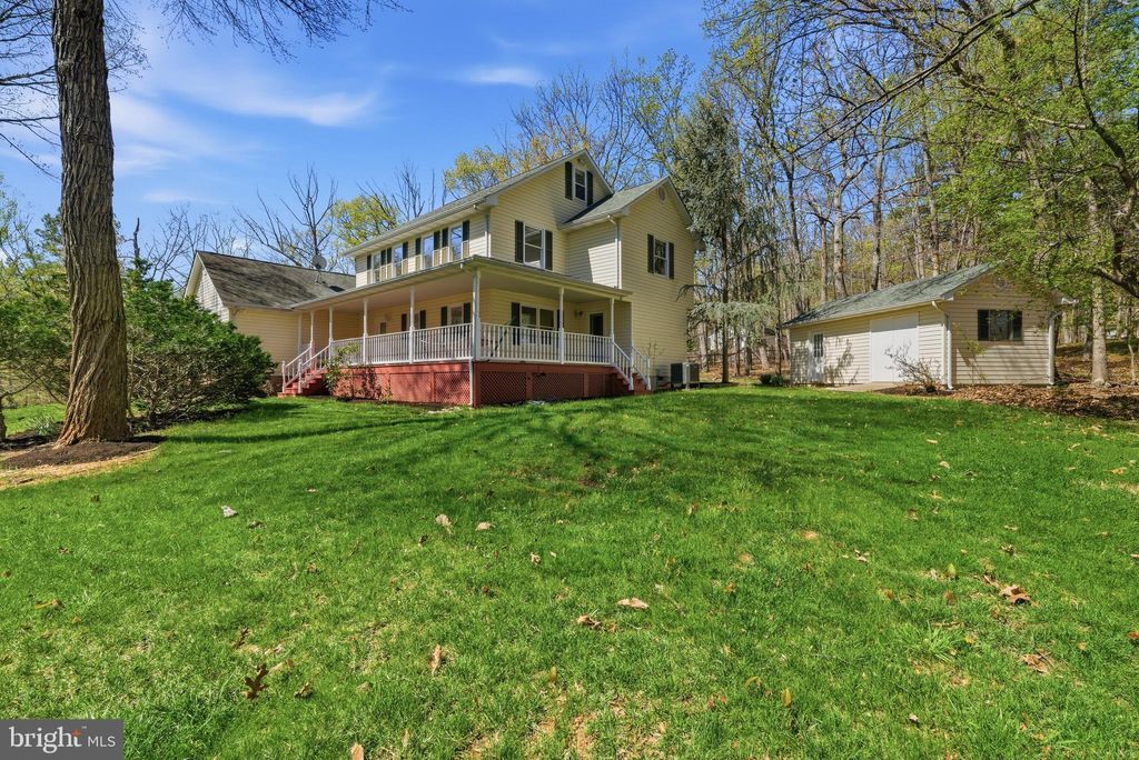 Photo of 15470 Cheal Court, HAYMARKET, VA 20169 (MLS # VAPW2116604)