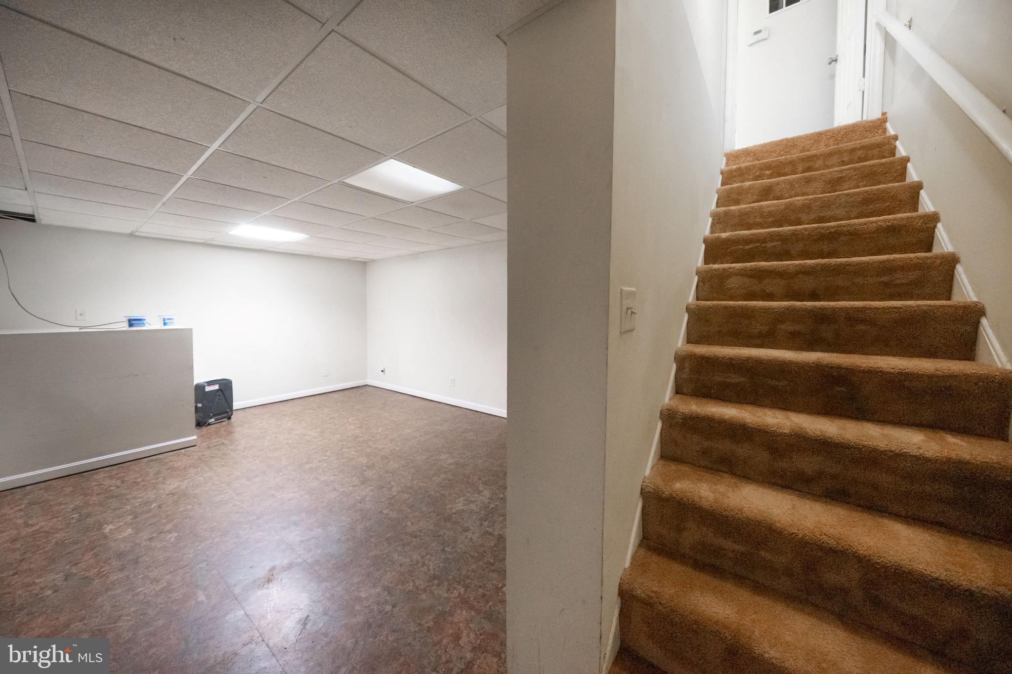 HUNTING QUARTERS - Residential