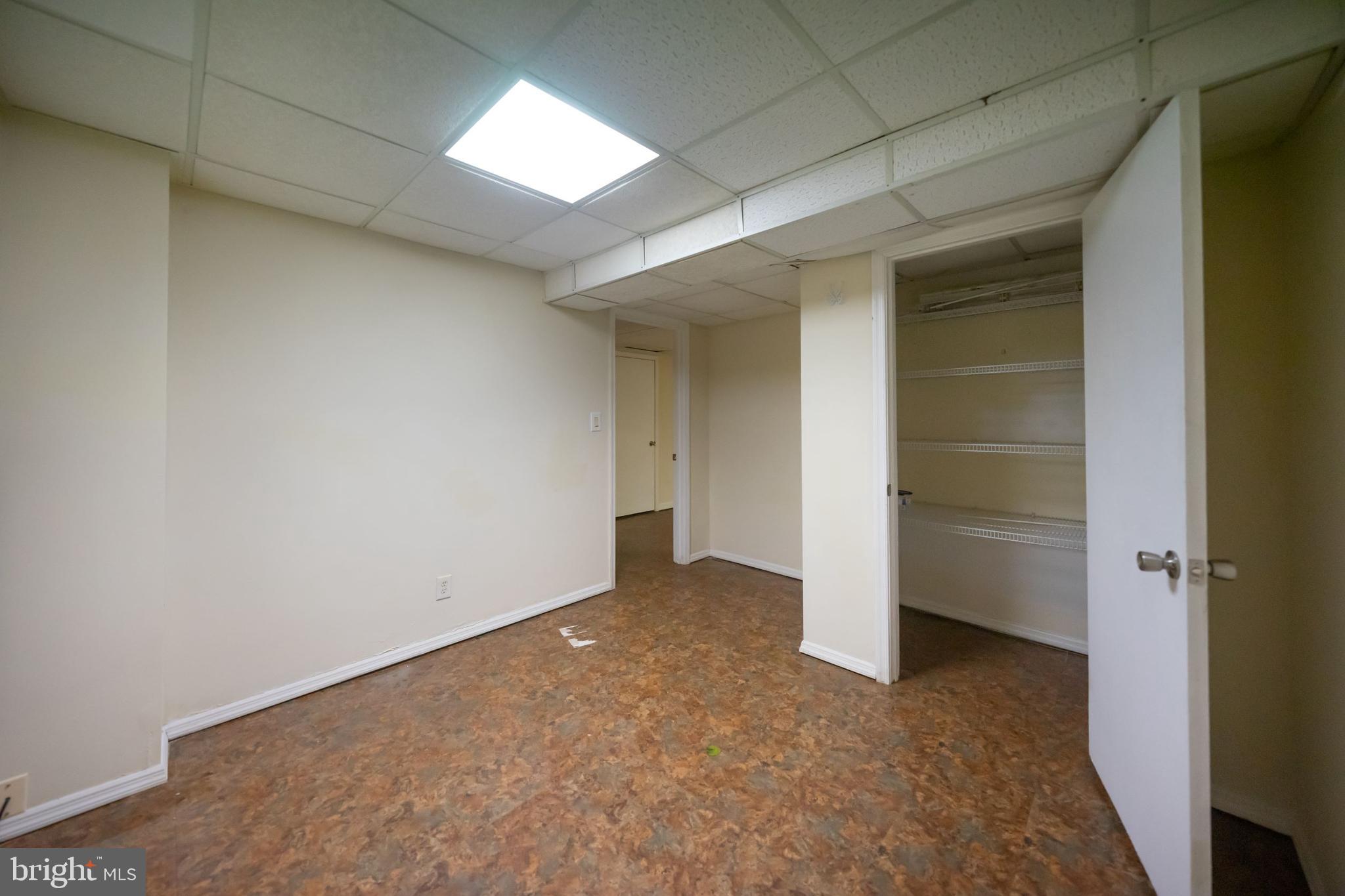 HUNTING QUARTERS - Residential