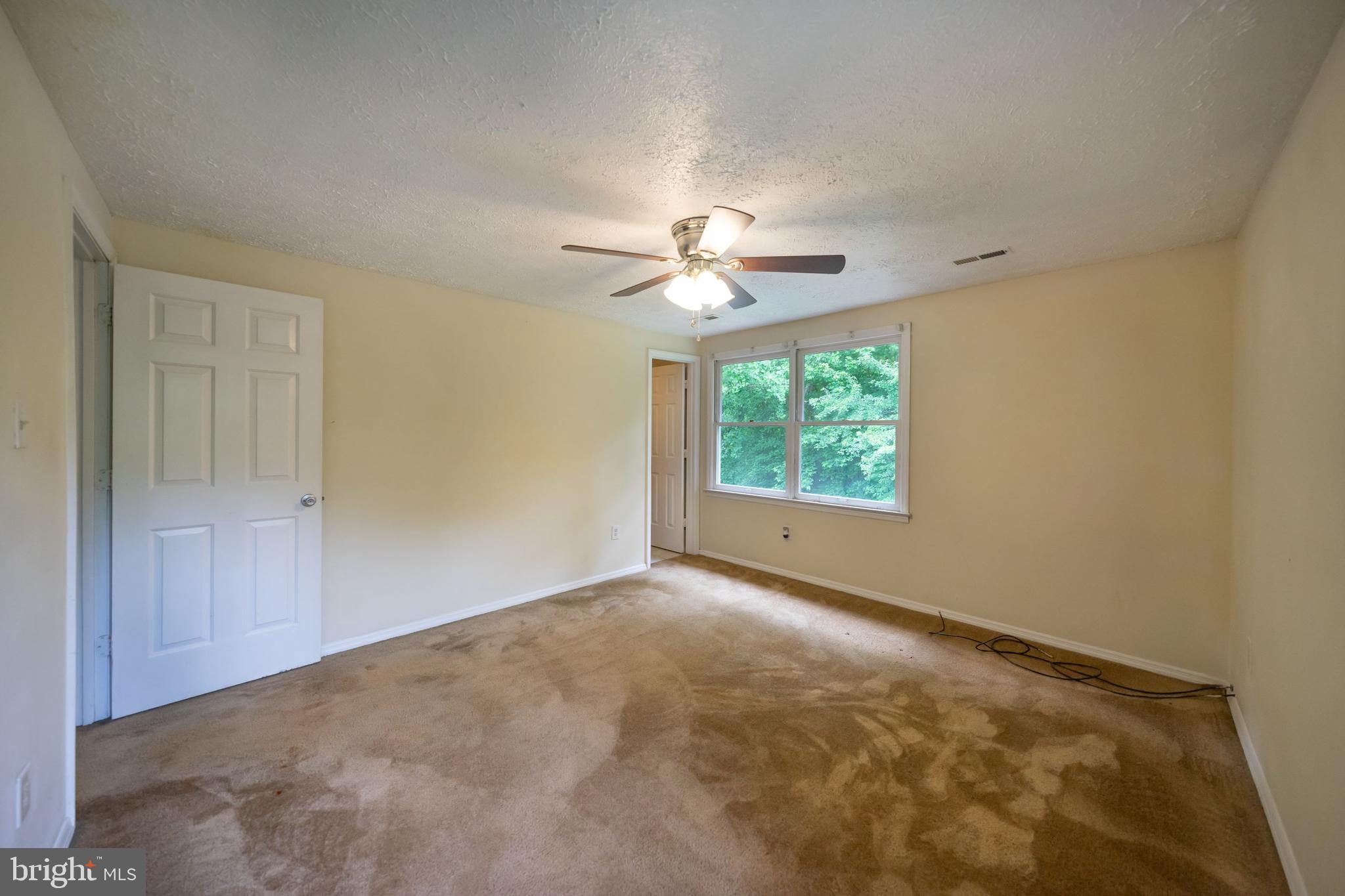 HUNTING QUARTERS - Residential