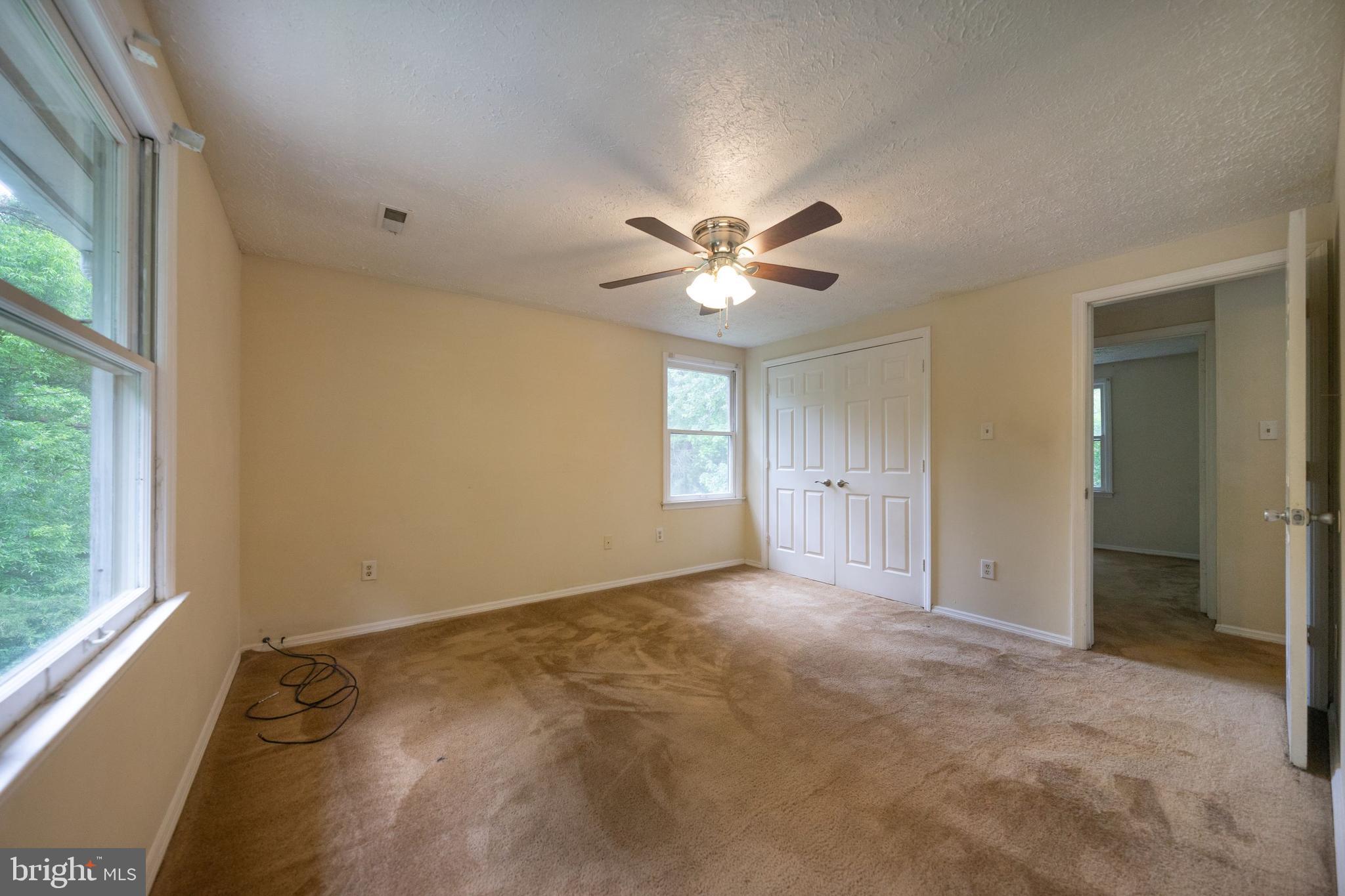 HUNTING QUARTERS - Residential