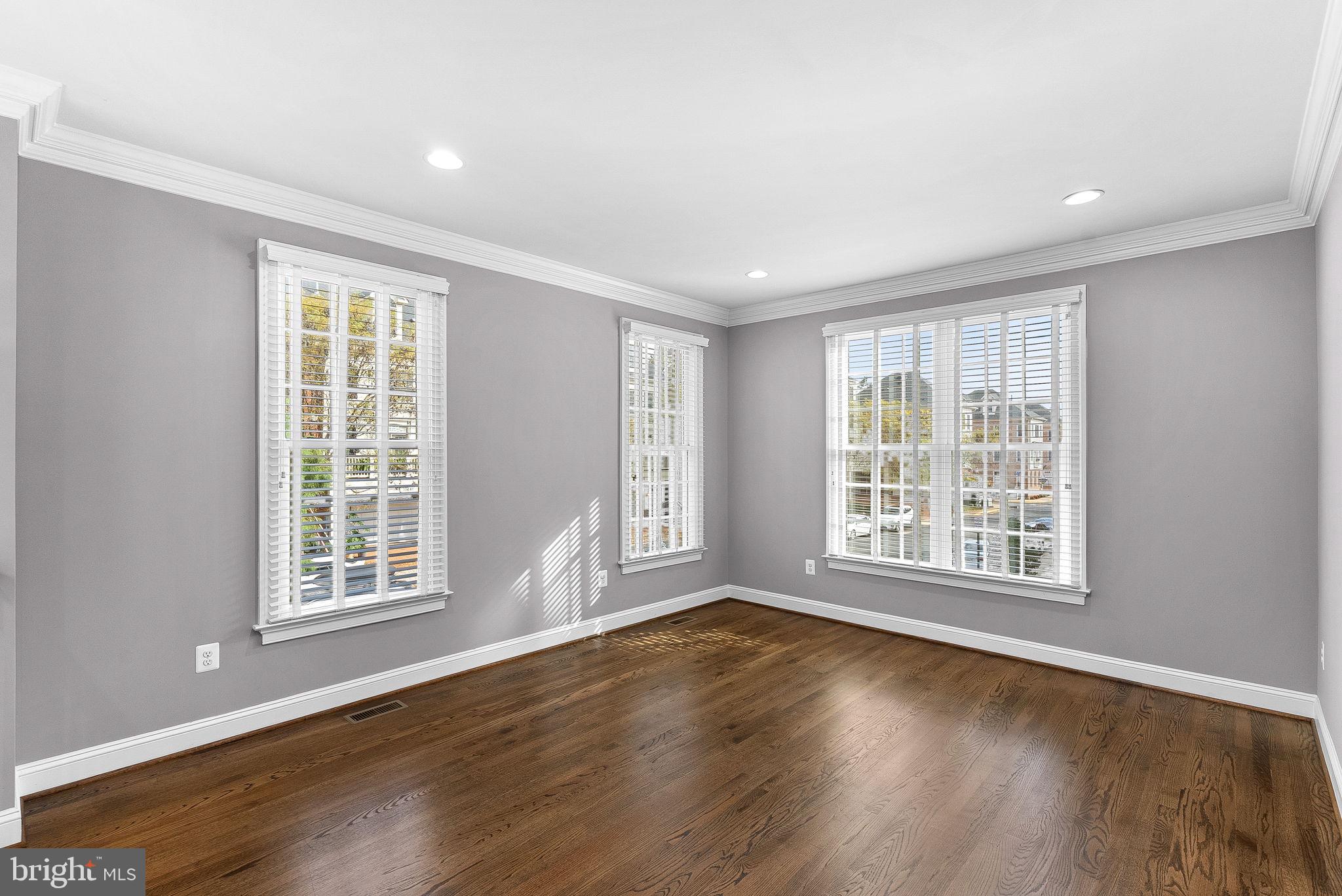 10695 YORKTOWN COURT