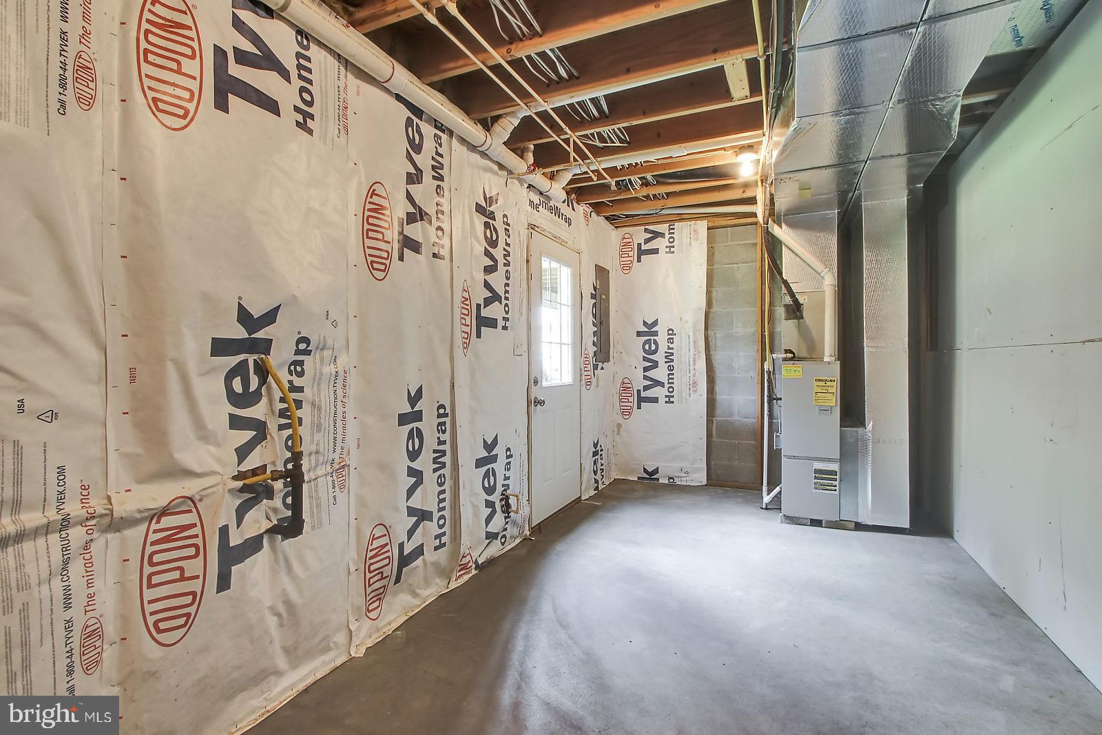 GRACE AVENUE - Residential Lease