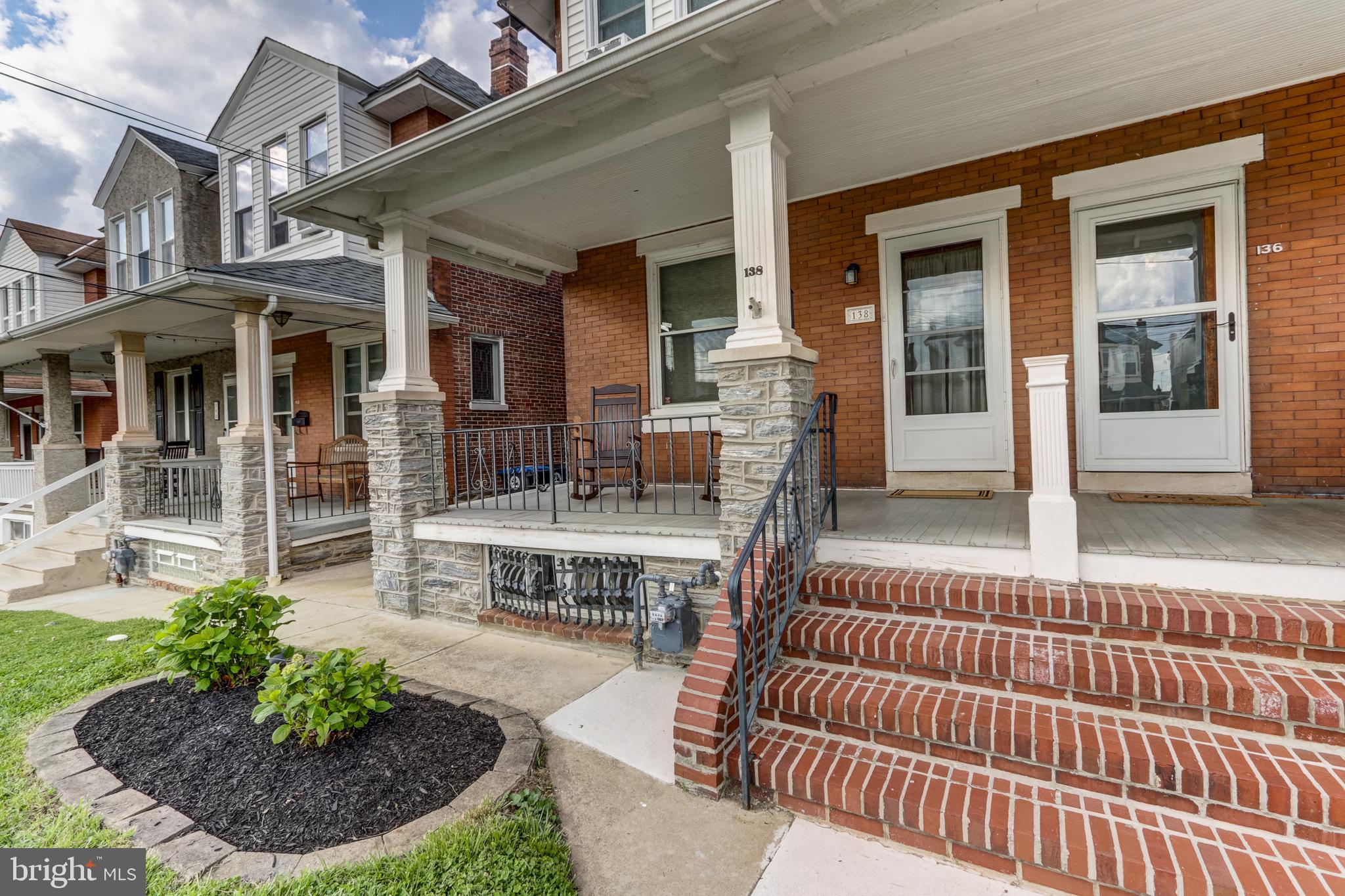 138 W 8TH AVENUE