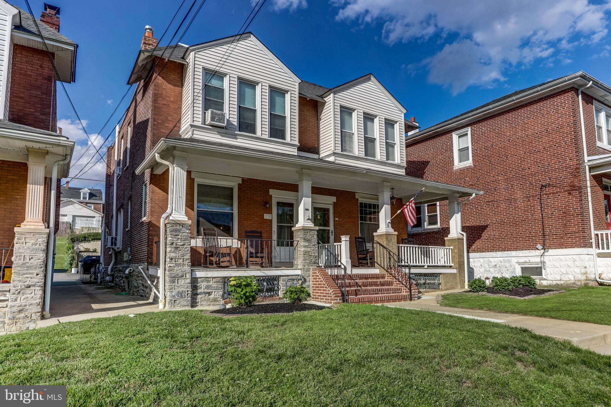 138 W 8TH AVENUE