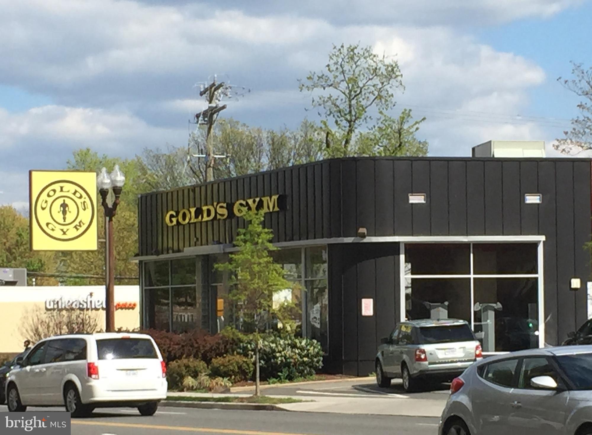 HYDE PARK - Residential Lease