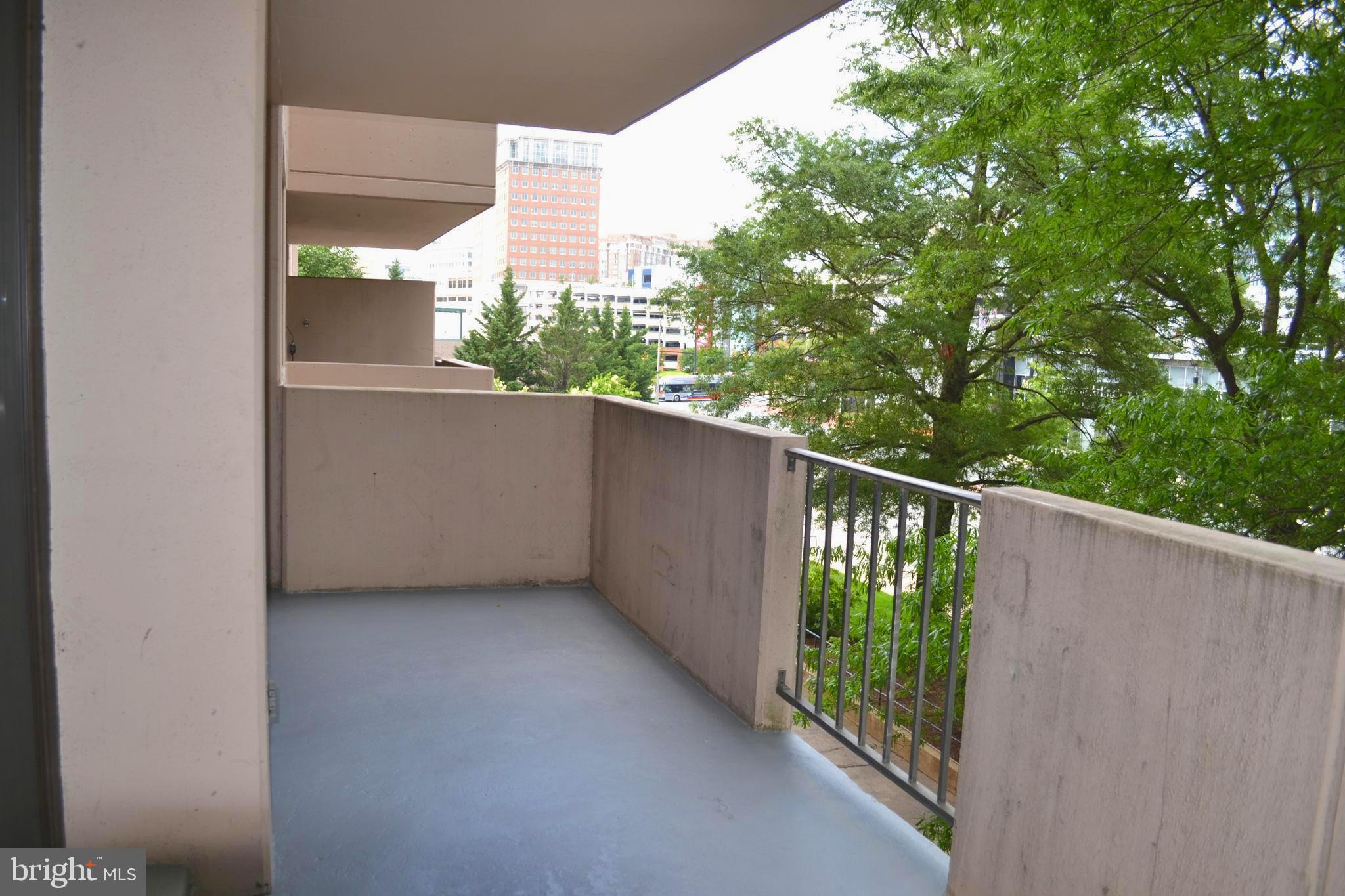 HYDE PARK - Residential Lease