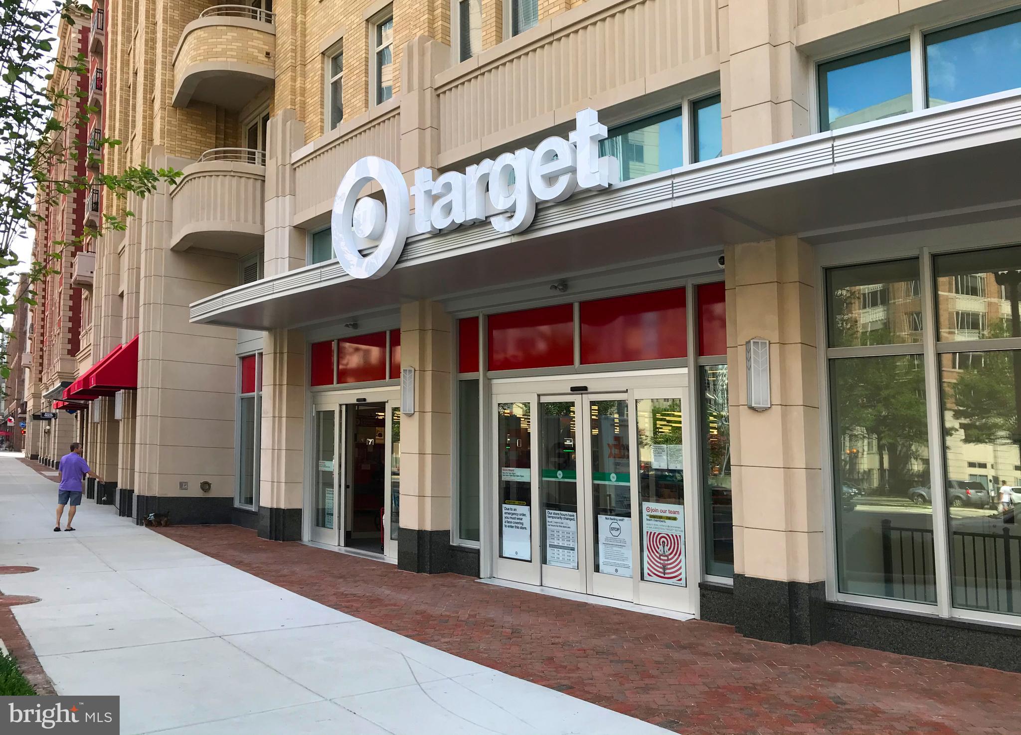 HYDE PARK - Residential Lease