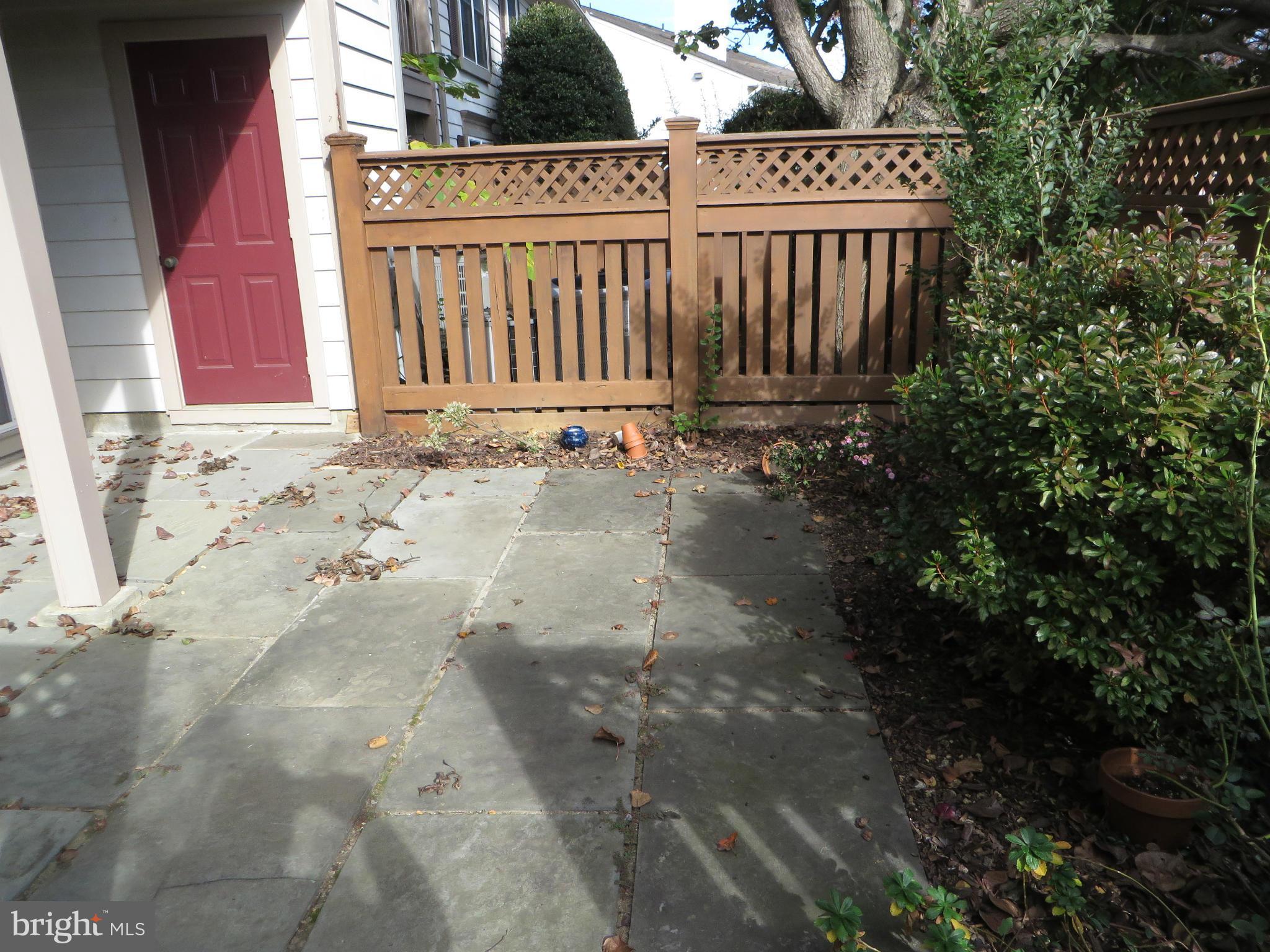 MANCHESTER LAKES - Residential Lease