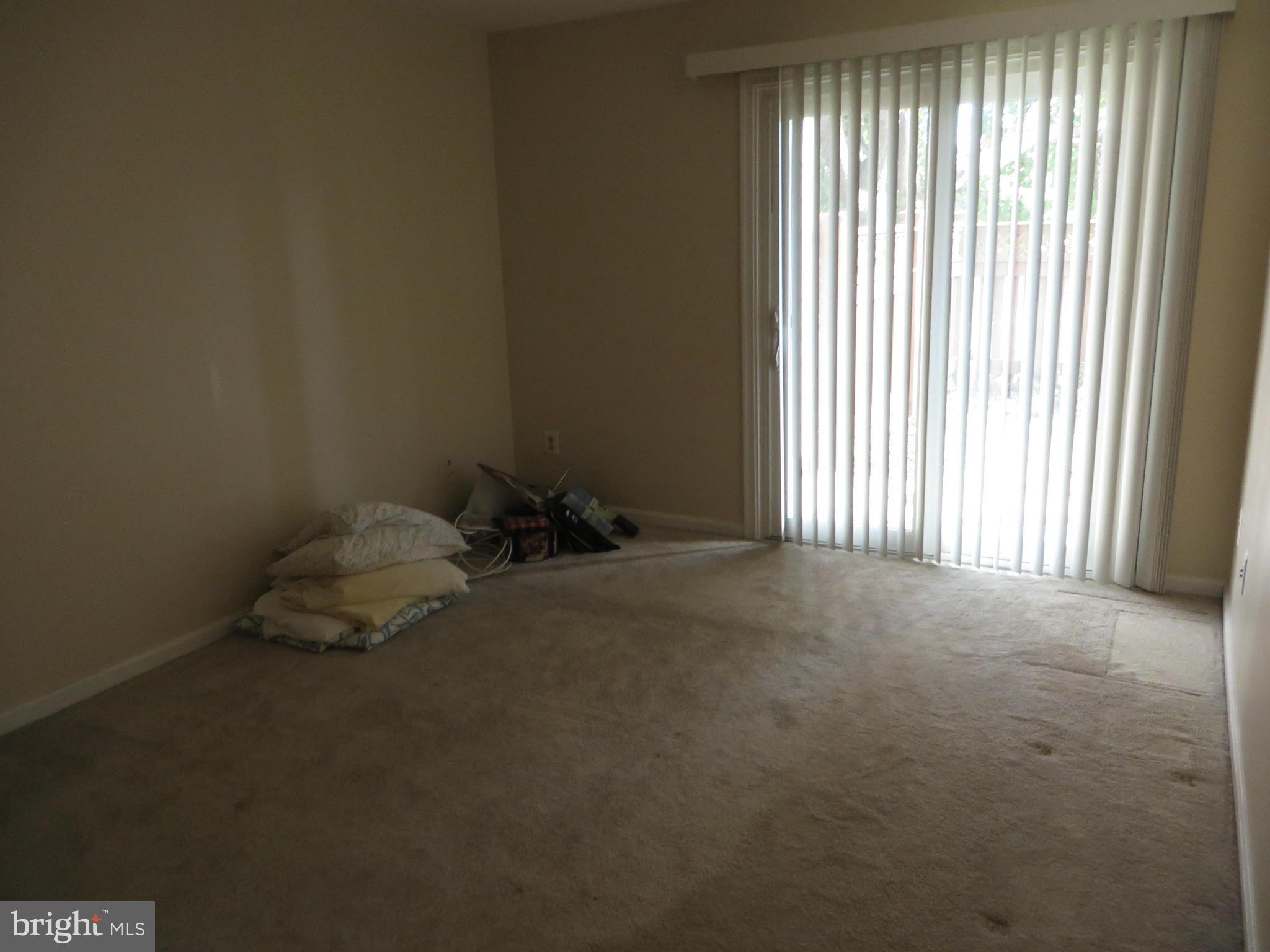 MANCHESTER LAKES - Residential Lease