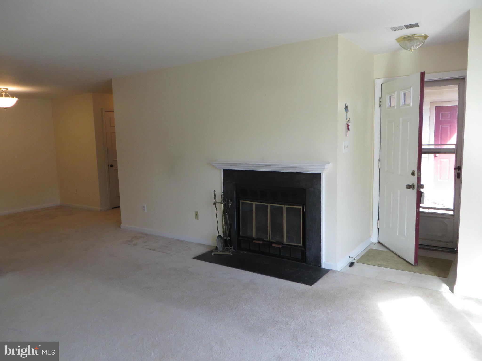 MANCHESTER LAKES - Residential Lease