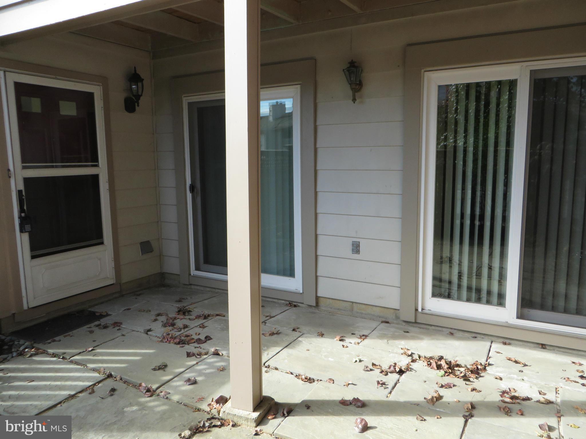 MANCHESTER LAKES - Residential Lease