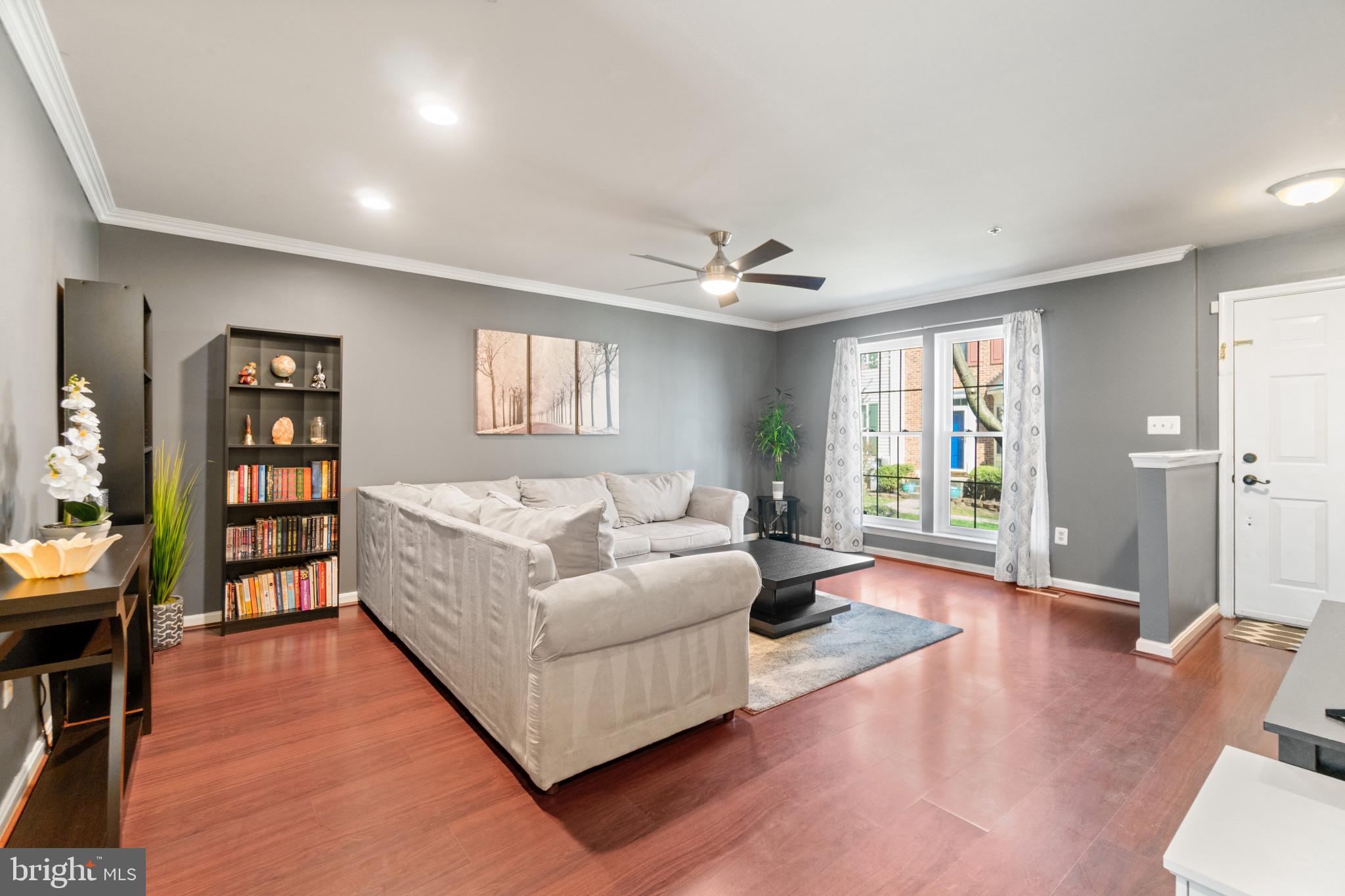 CROMWELL FOUNTAIN - Residential