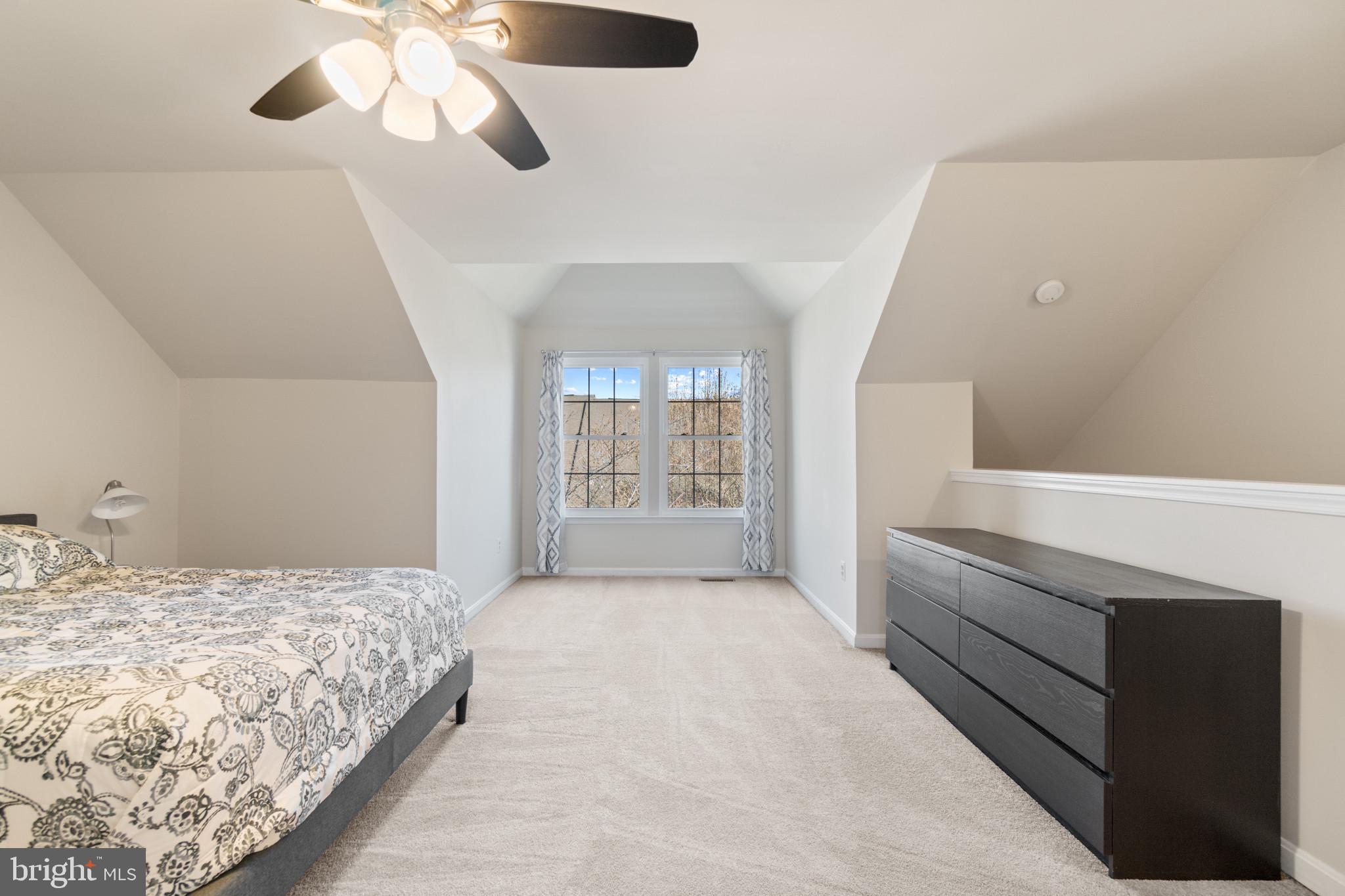 CROMWELL FOUNTAIN - Residential