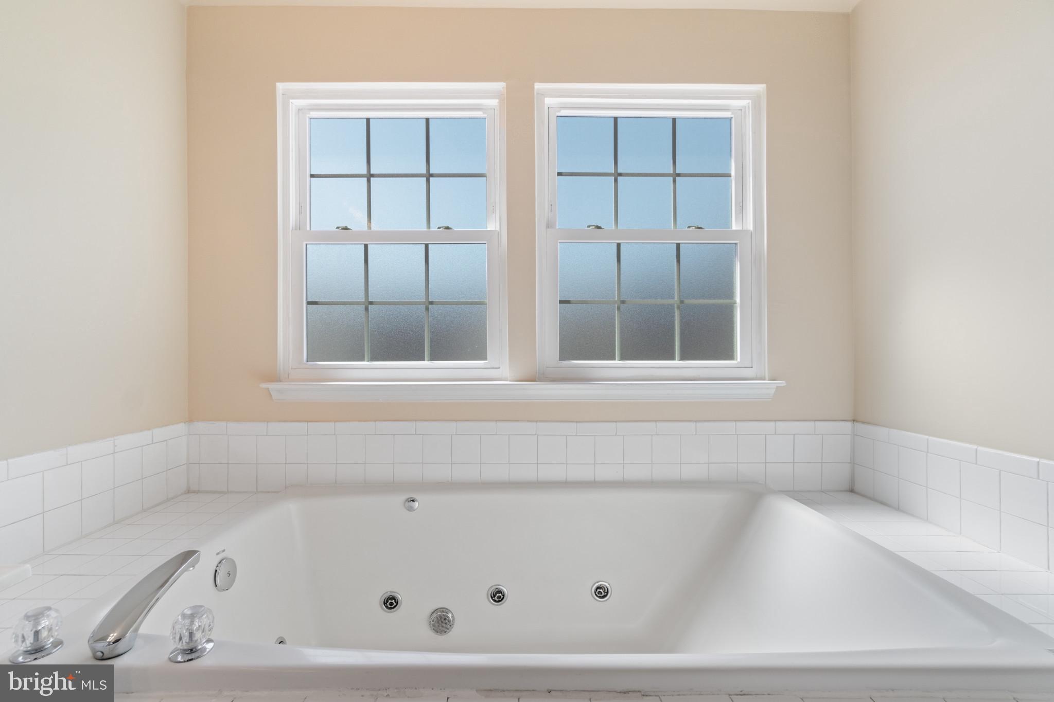 CROMWELL FOUNTAIN - Residential