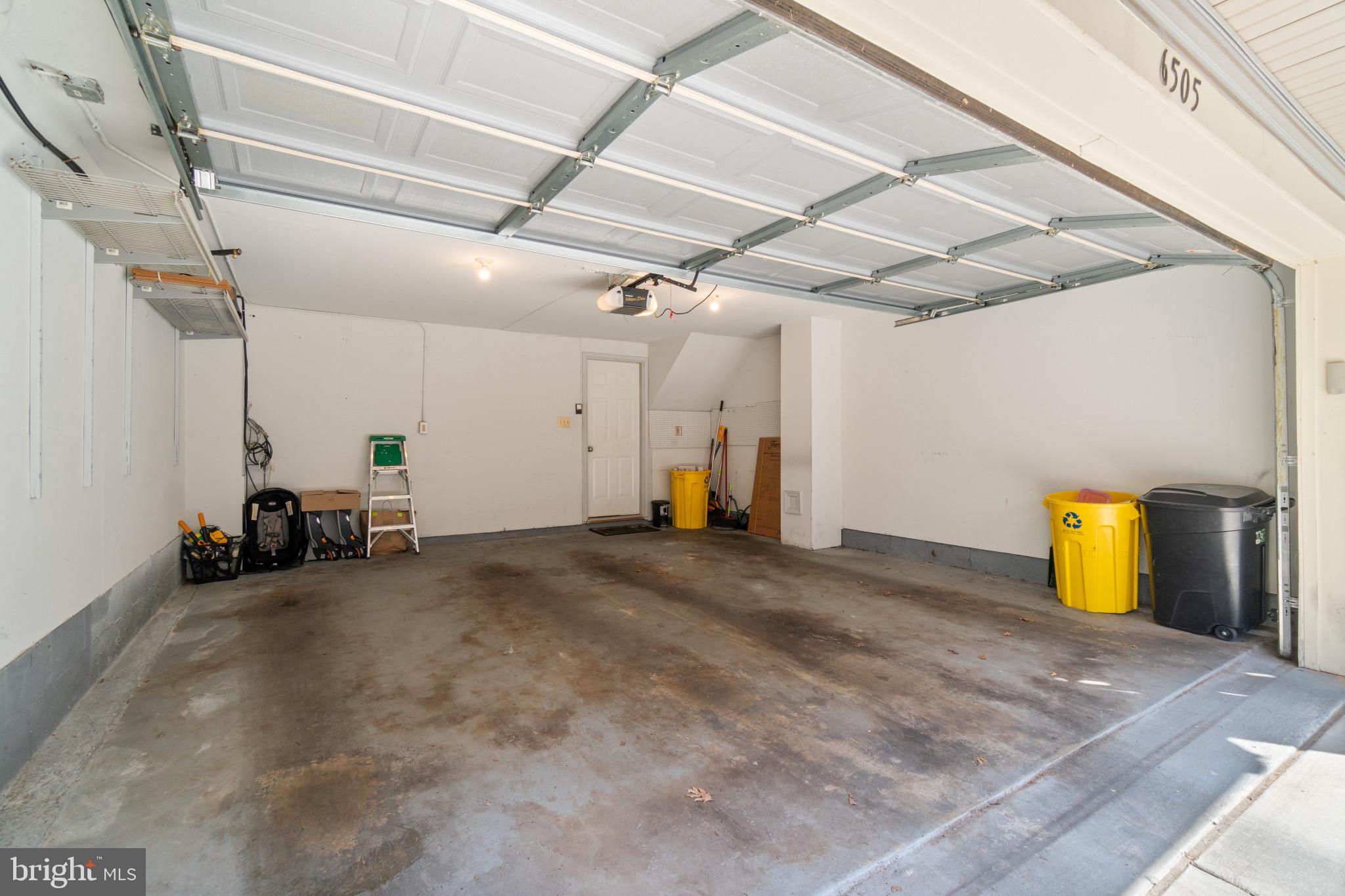 CROMWELL FOUNTAIN - Residential