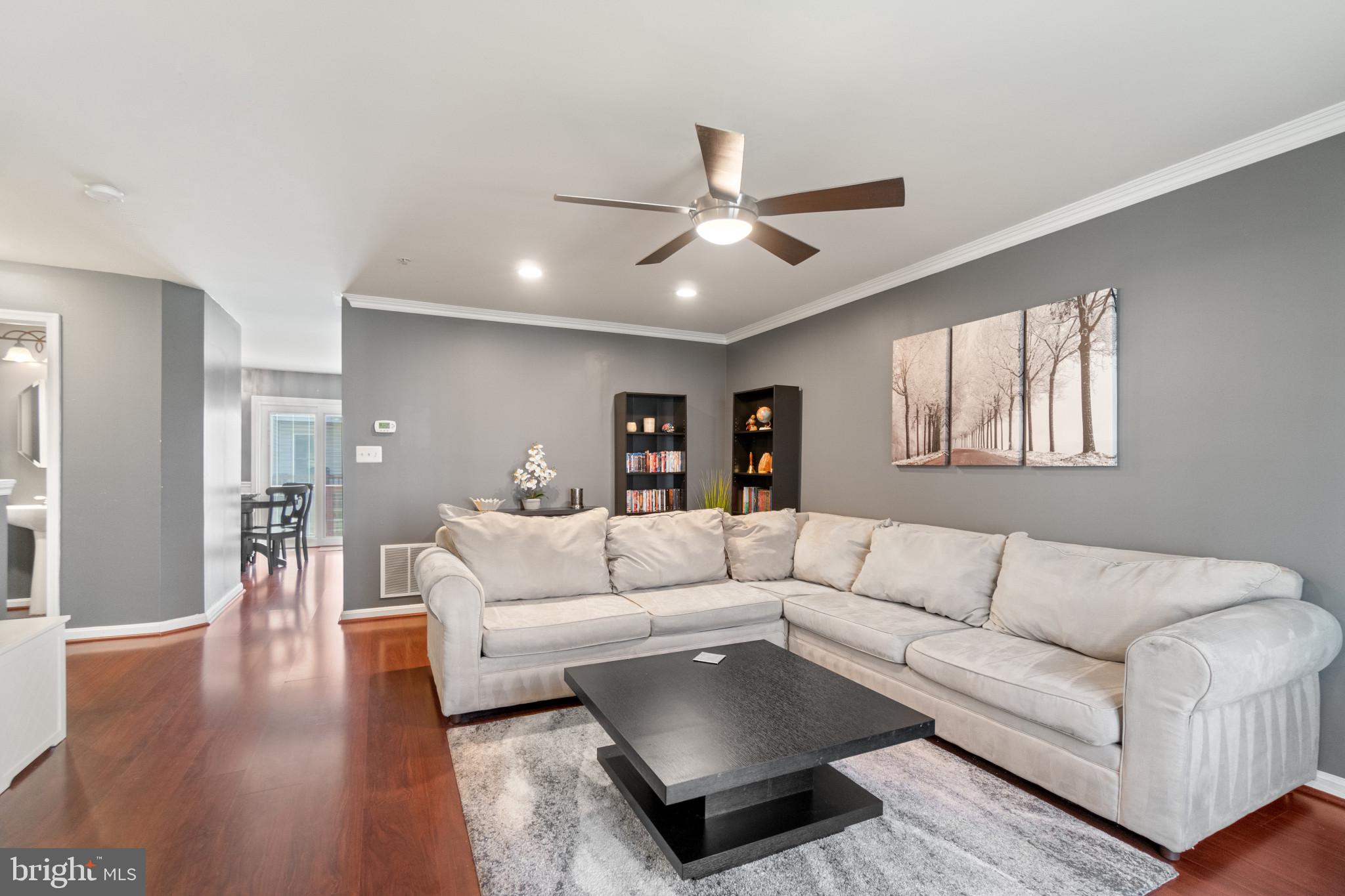 CROMWELL FOUNTAIN - Residential