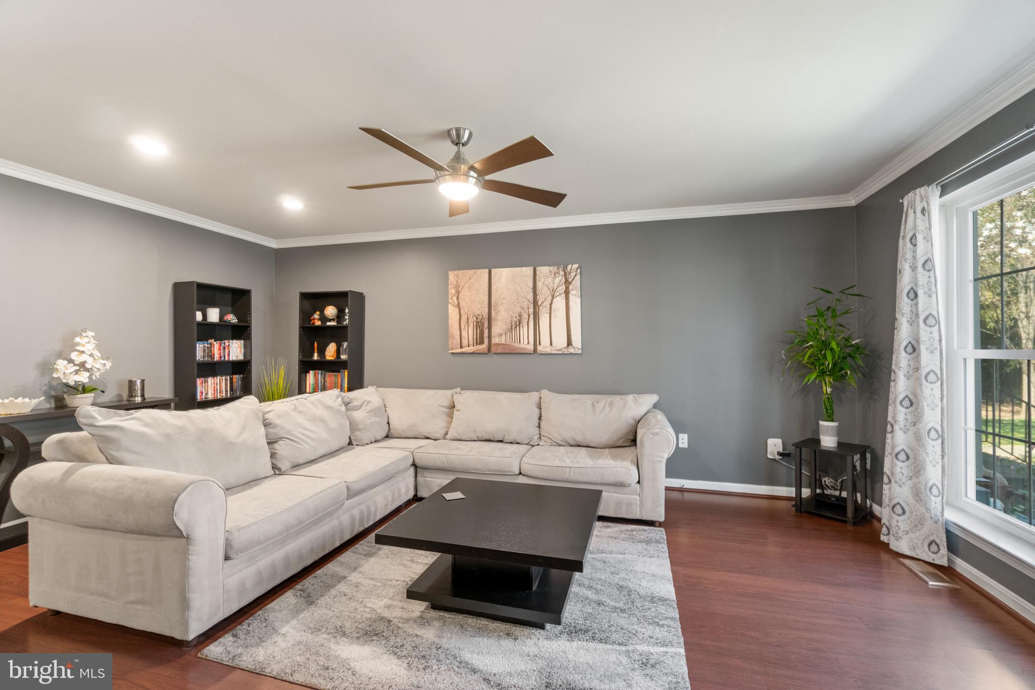 CROMWELL FOUNTAIN - Residential