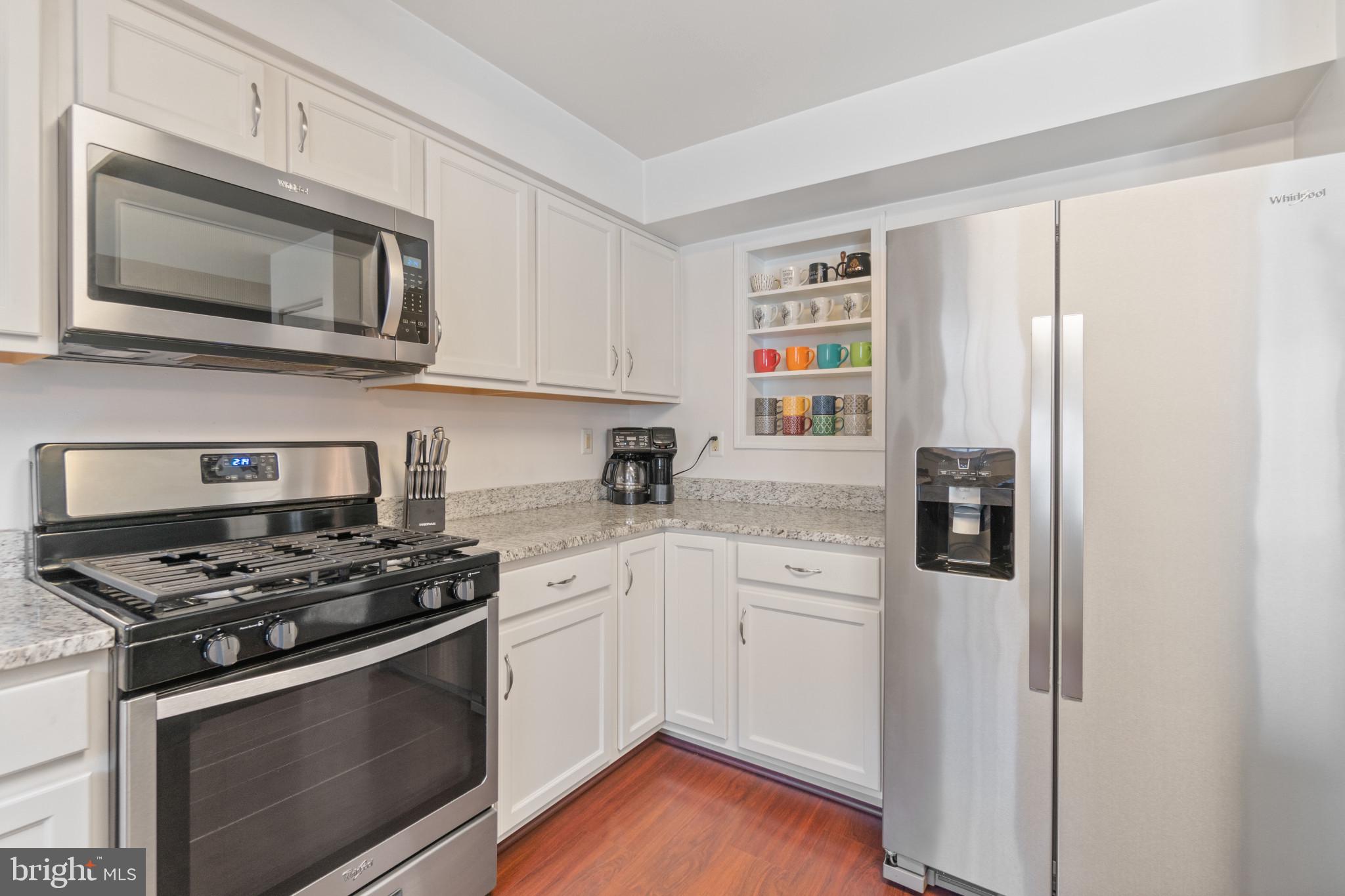 CROMWELL FOUNTAIN - Residential