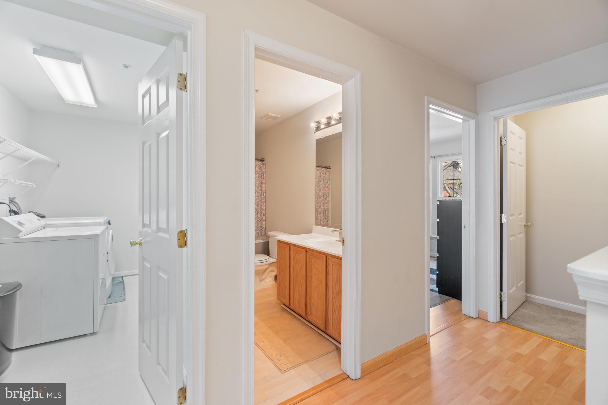 CROMWELL FOUNTAIN - Residential