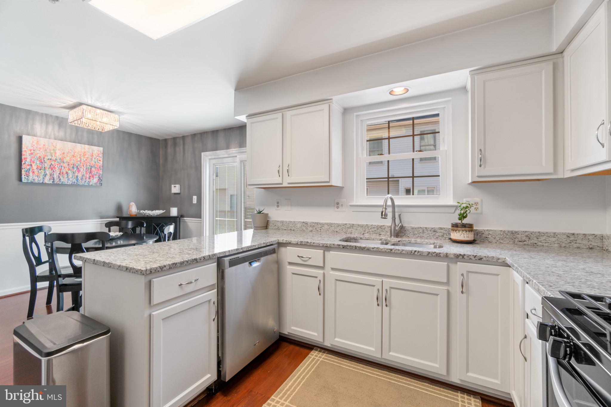 CROMWELL FOUNTAIN - Residential