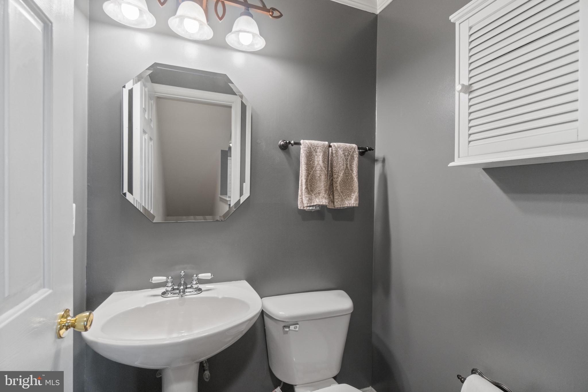 CROMWELL FOUNTAIN - Residential