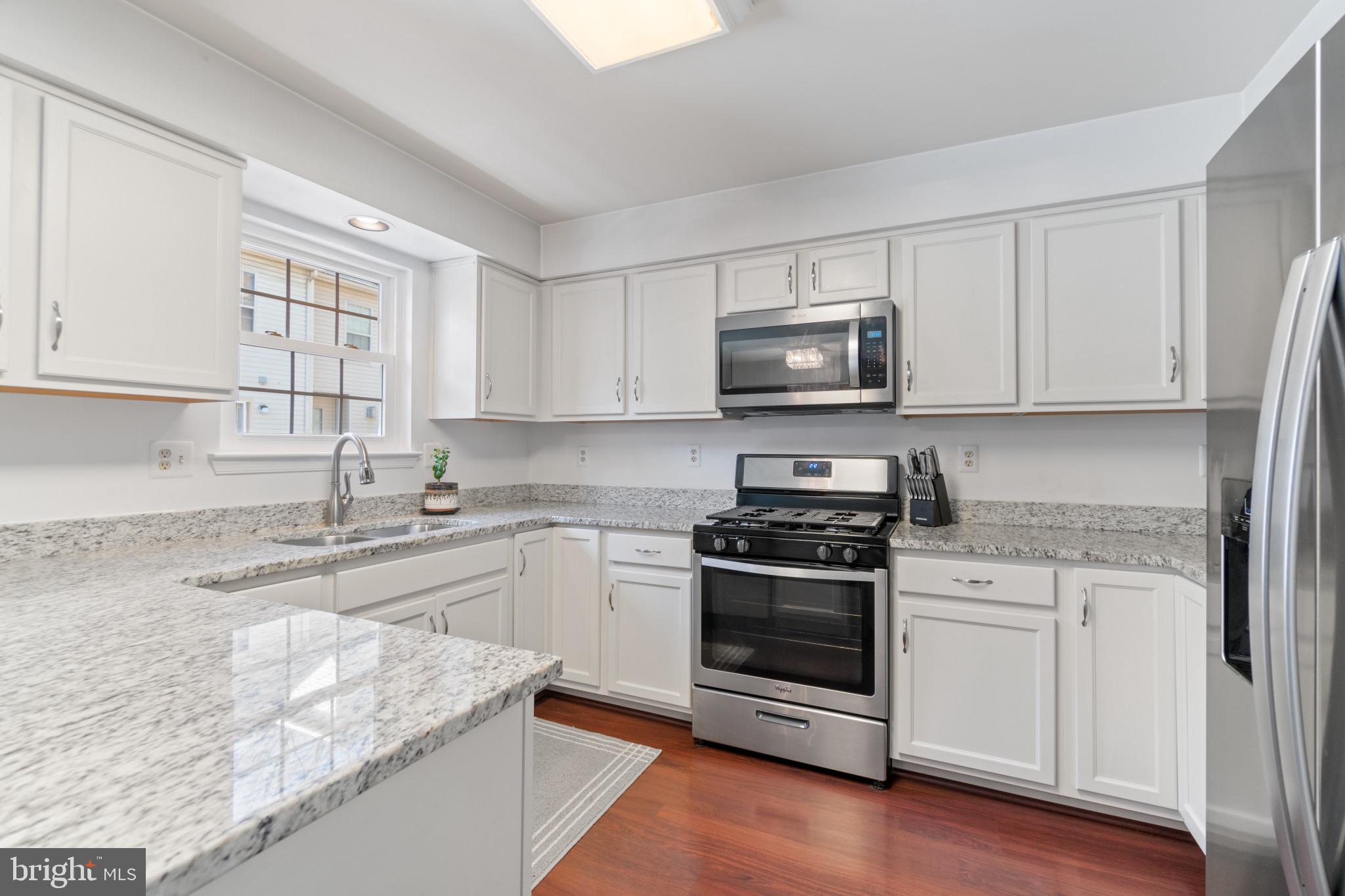 CROMWELL FOUNTAIN - Residential