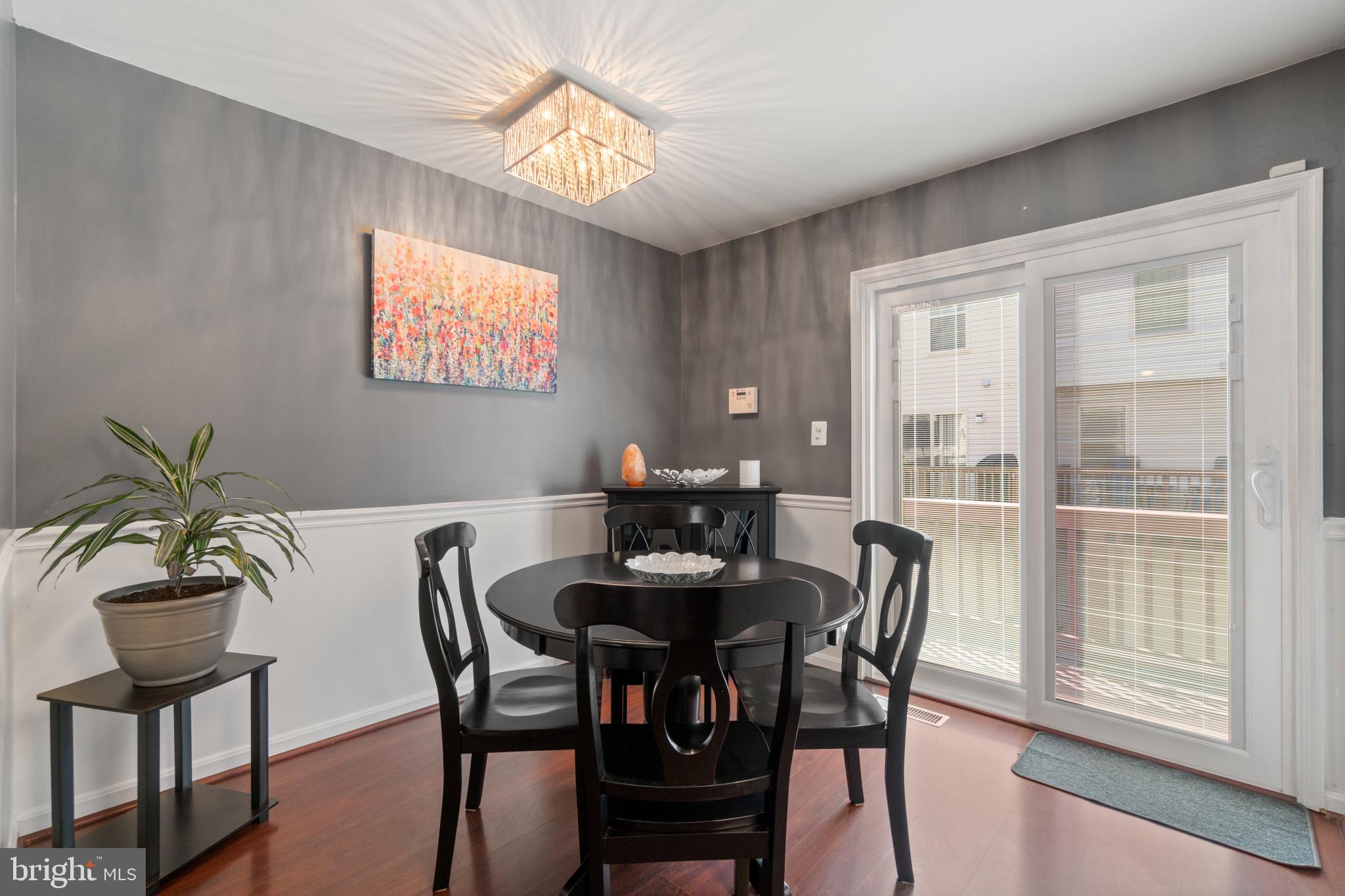 CROMWELL FOUNTAIN - Residential