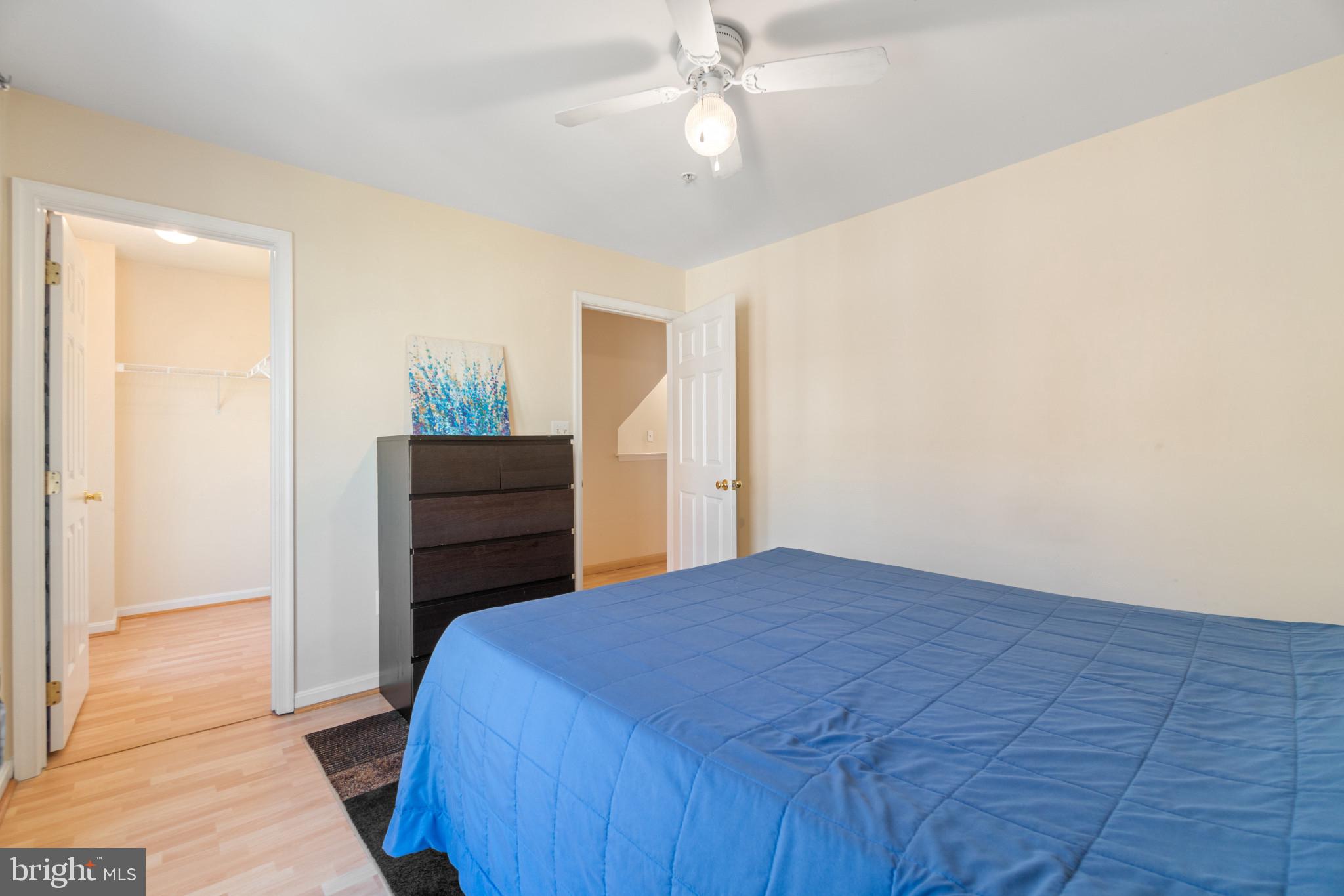 CROMWELL FOUNTAIN - Residential