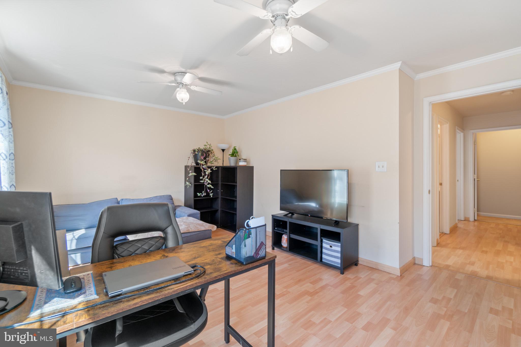 CROMWELL FOUNTAIN - Residential