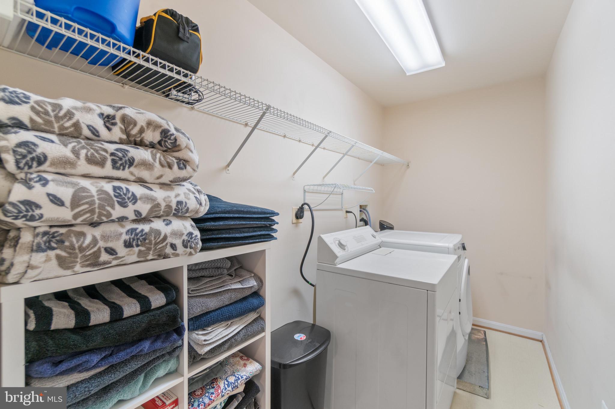 CROMWELL FOUNTAIN - Residential