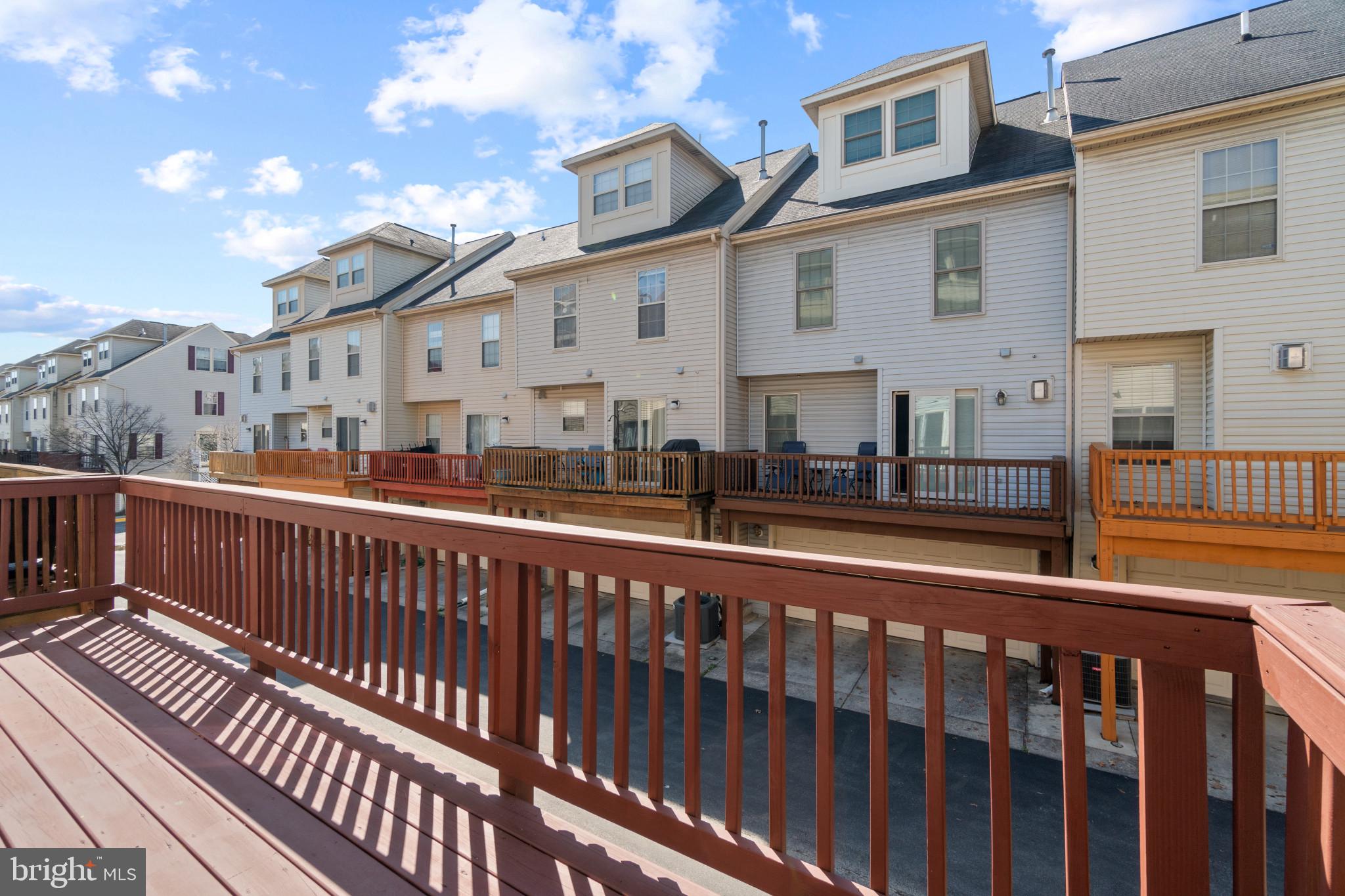 CROMWELL FOUNTAIN - Residential